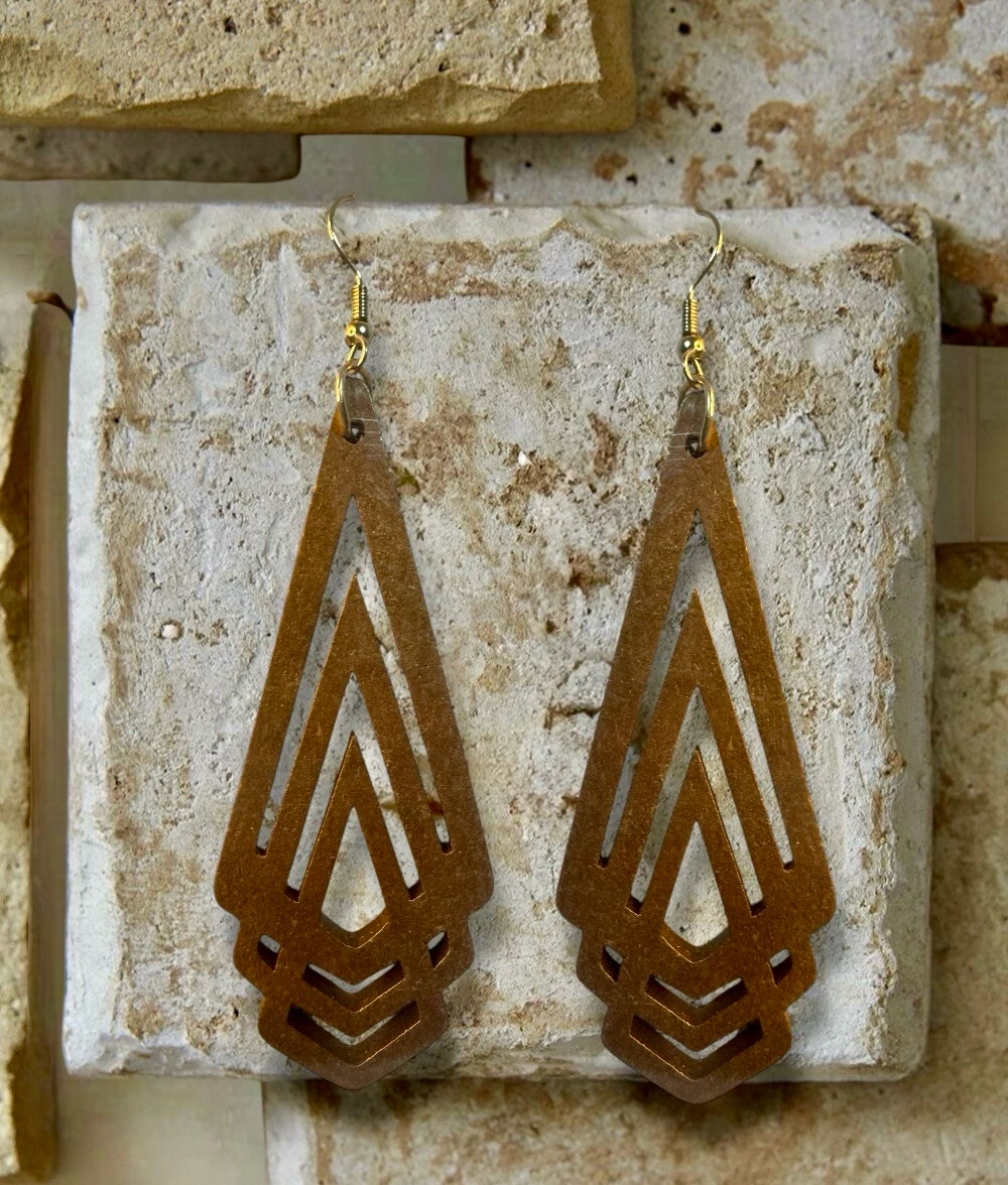 Pendientes con diseño geométrico 