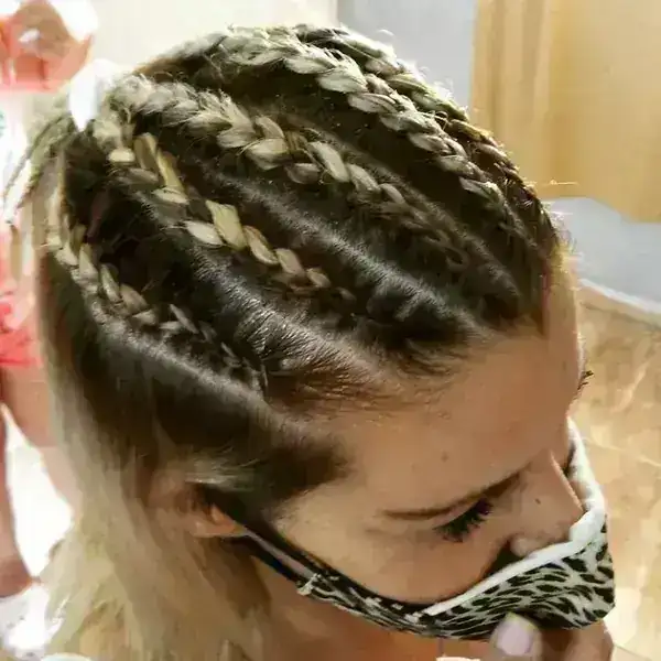 Seis trenzas frontales