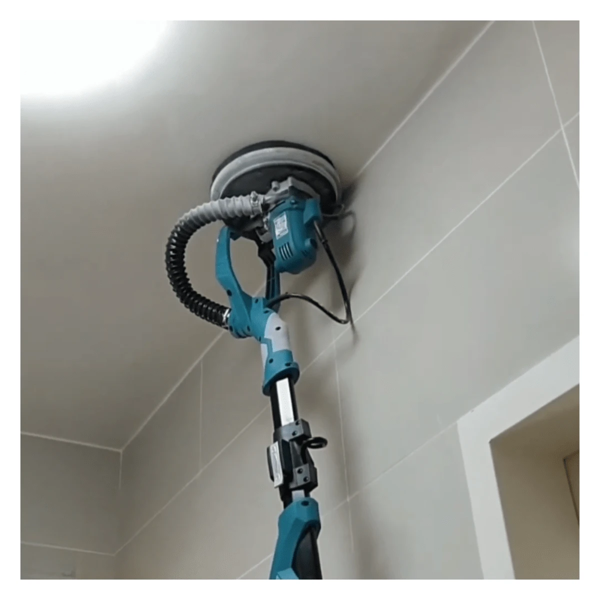 TWS10501-TT5006-2 Lijadora de pared y techo telescopica 1050w + pistola de pintar 550w aluminio total  8