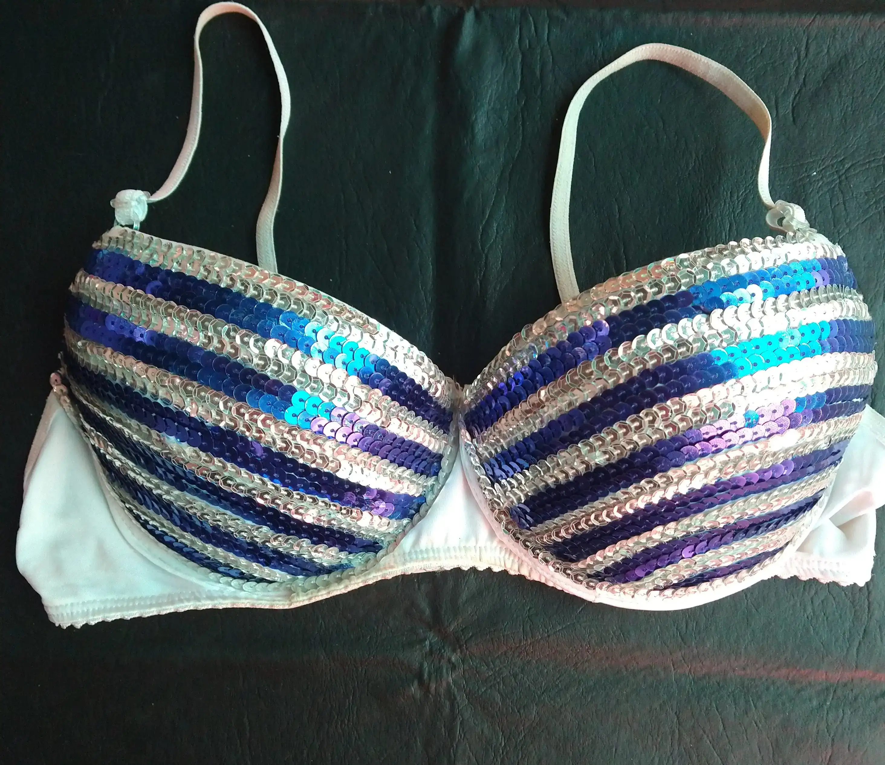 Corpiño con lentejuelas talle 90 