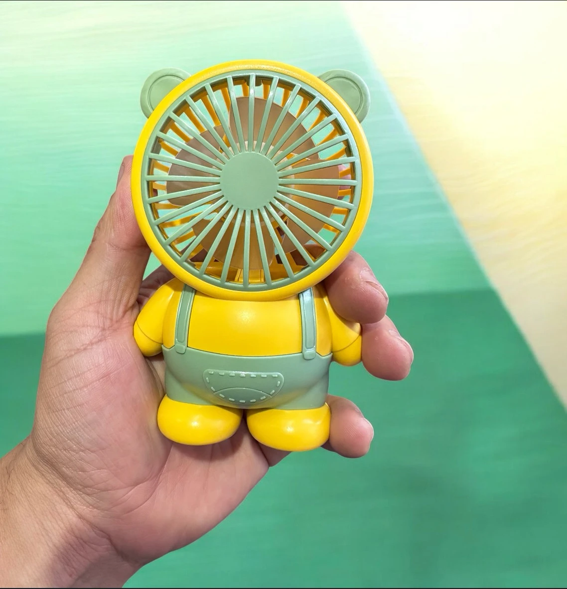 Mini ventilador osito tres velocidades  4