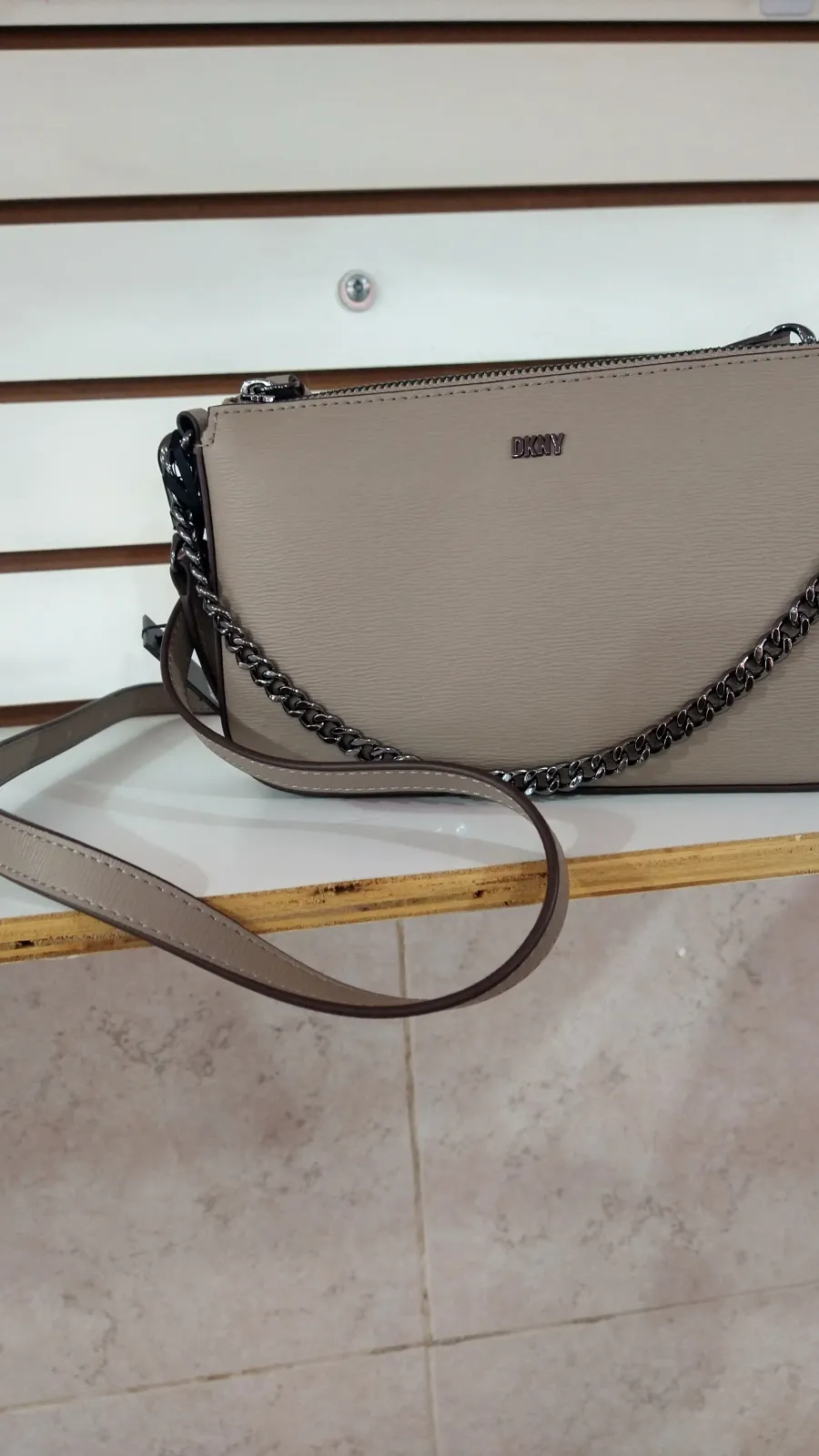 Mariconera DKNY 4