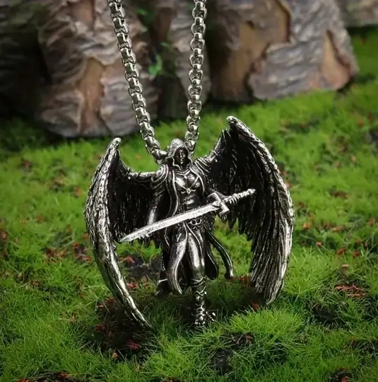 Collar de Arcangel de 2 alas con espada 