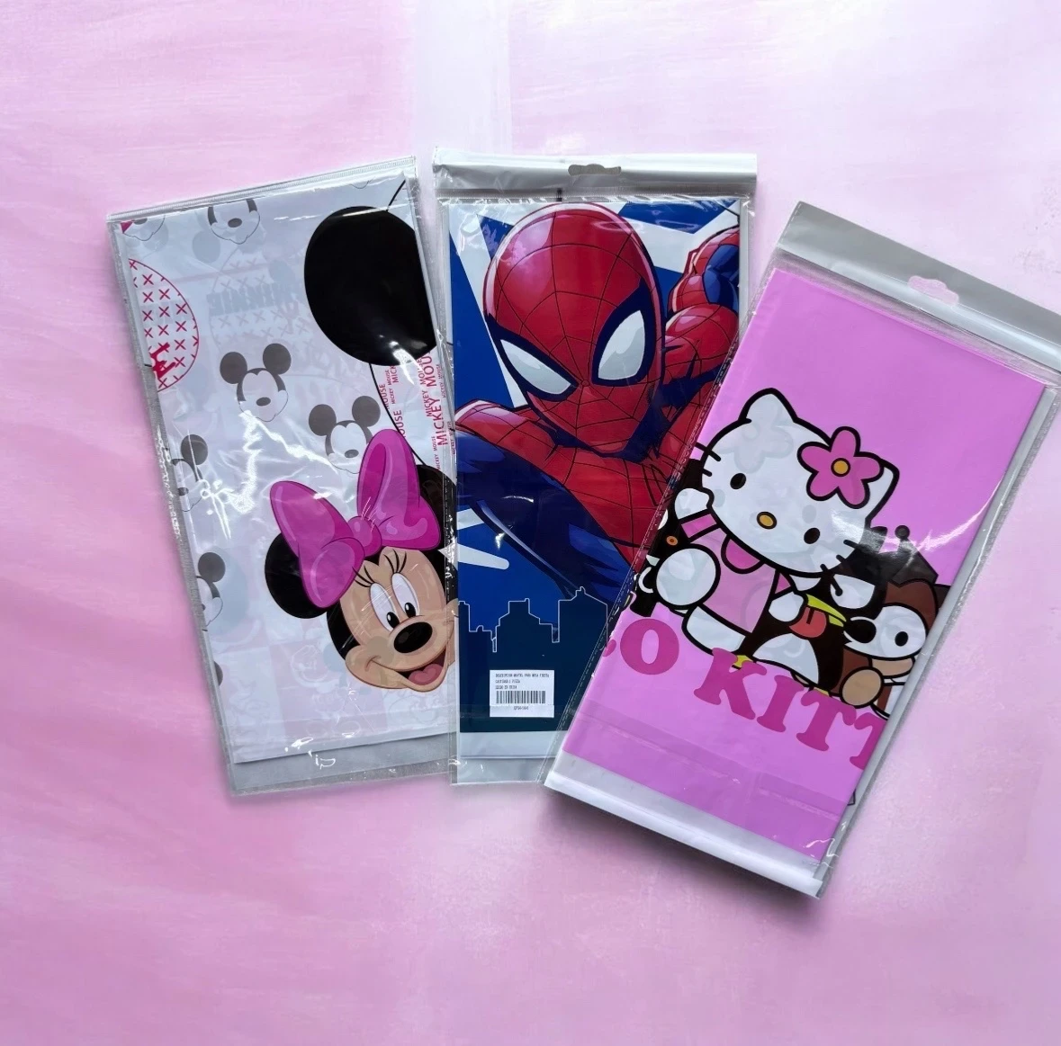 MANTEL INFANTIL ANIMADO plástico 137 cm x 183 cm 
