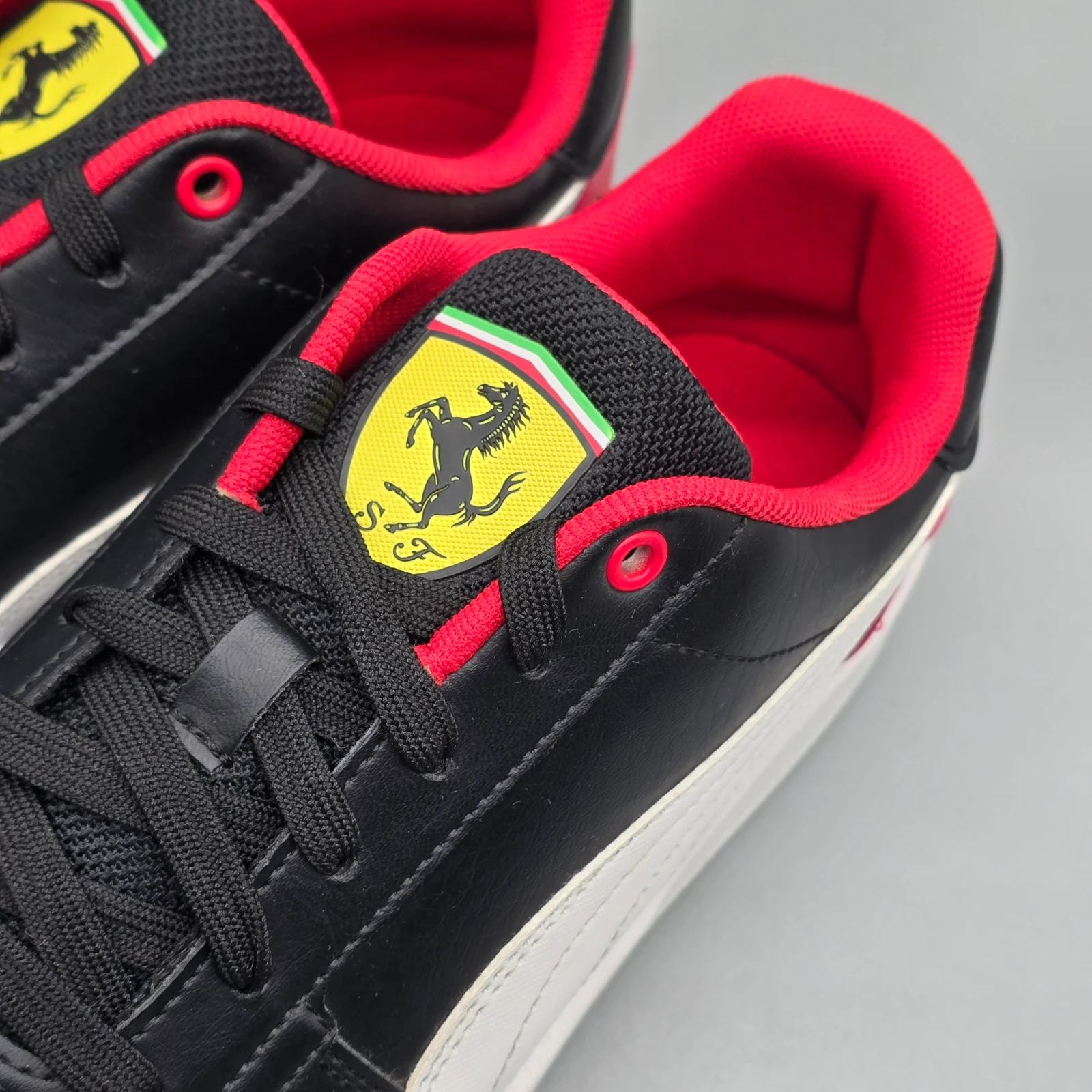 PUMA FERRARI CAVEN 2.0 5