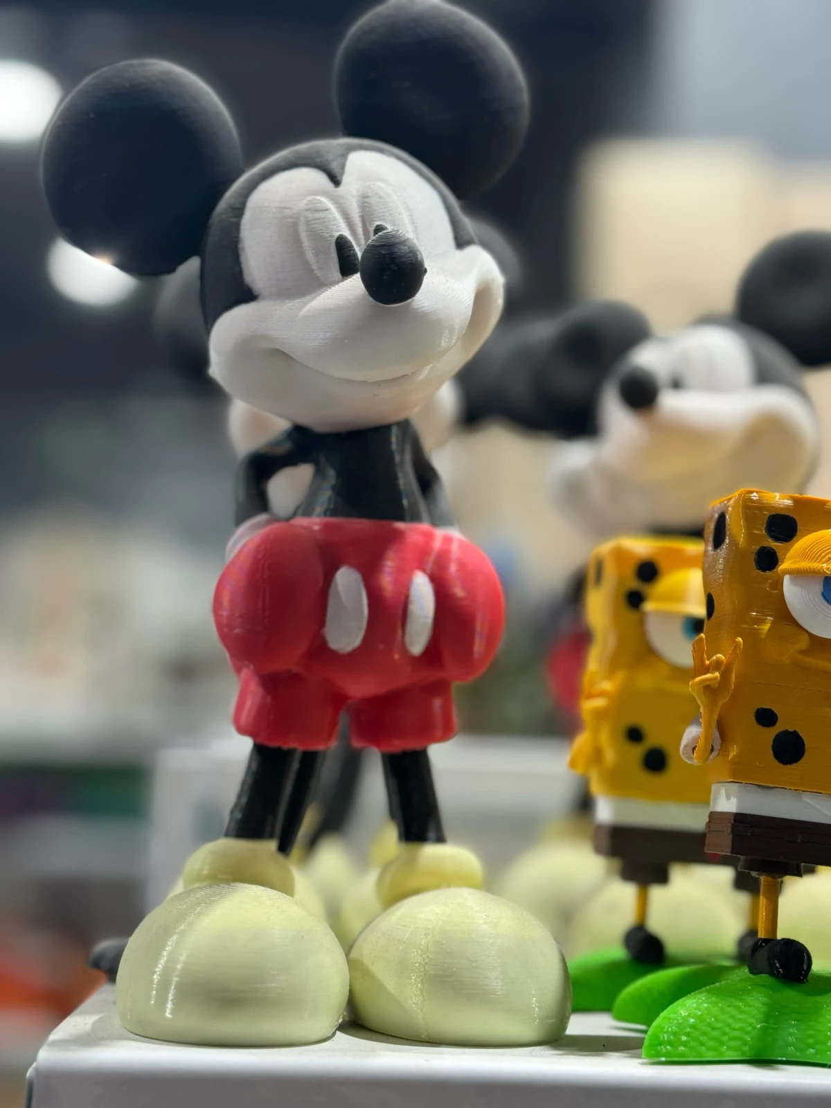 Adorno animado Mikey Mouse 