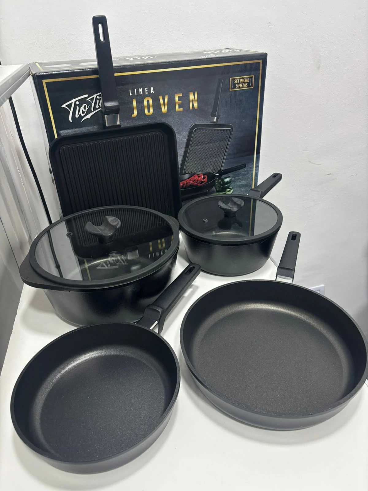 SET DE OLLAS 7 PIEZAS ANTIADHERENTES TITO TITO LINEA JOVEN 