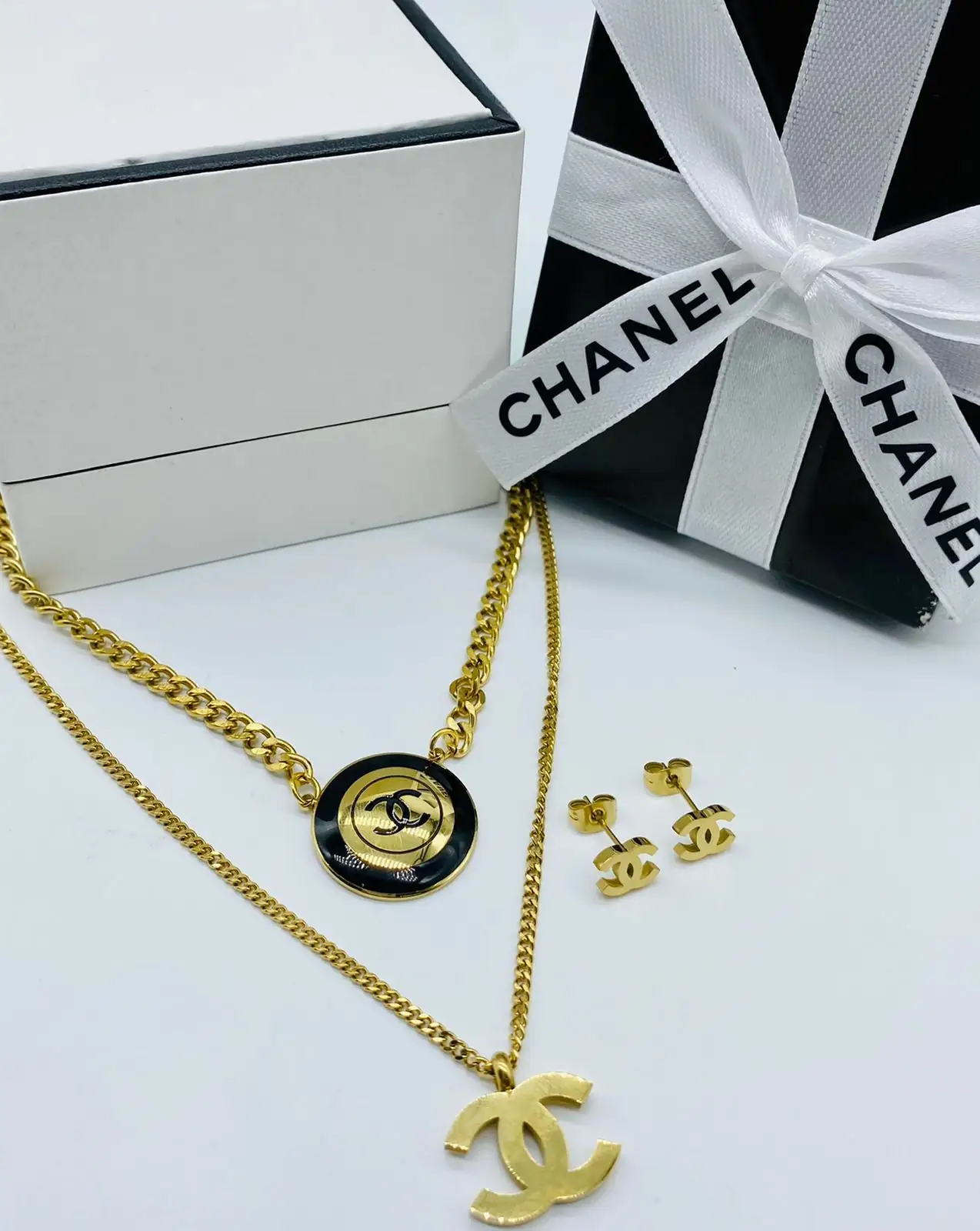 R chanel