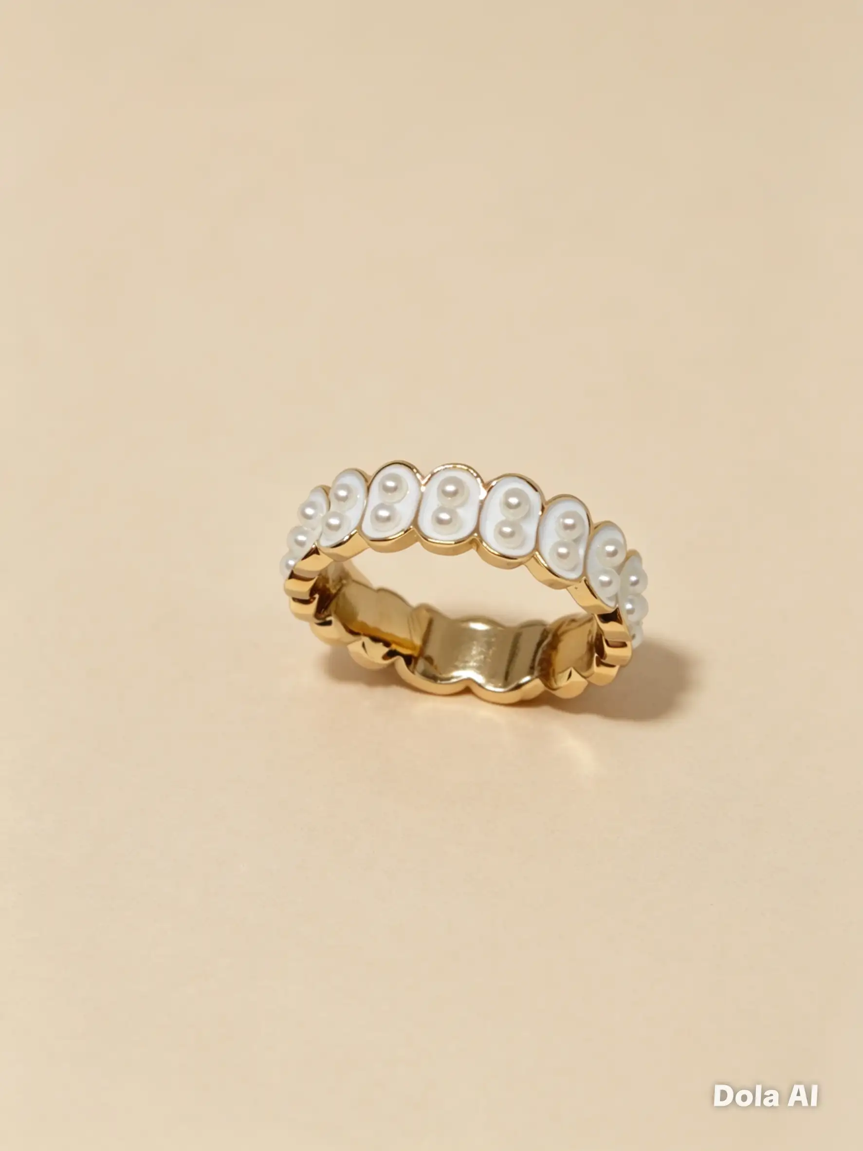 Anillo de perlitas en blanco