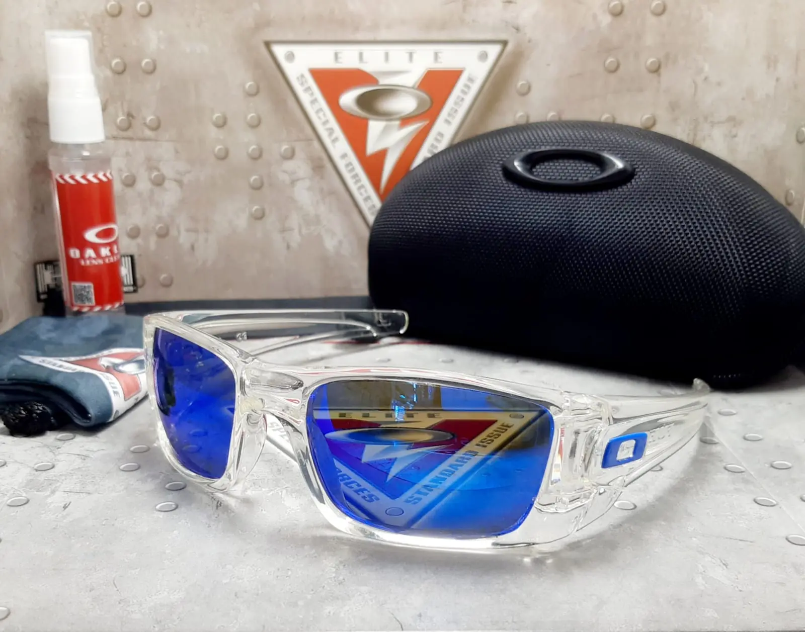 OAKLEY M AAA