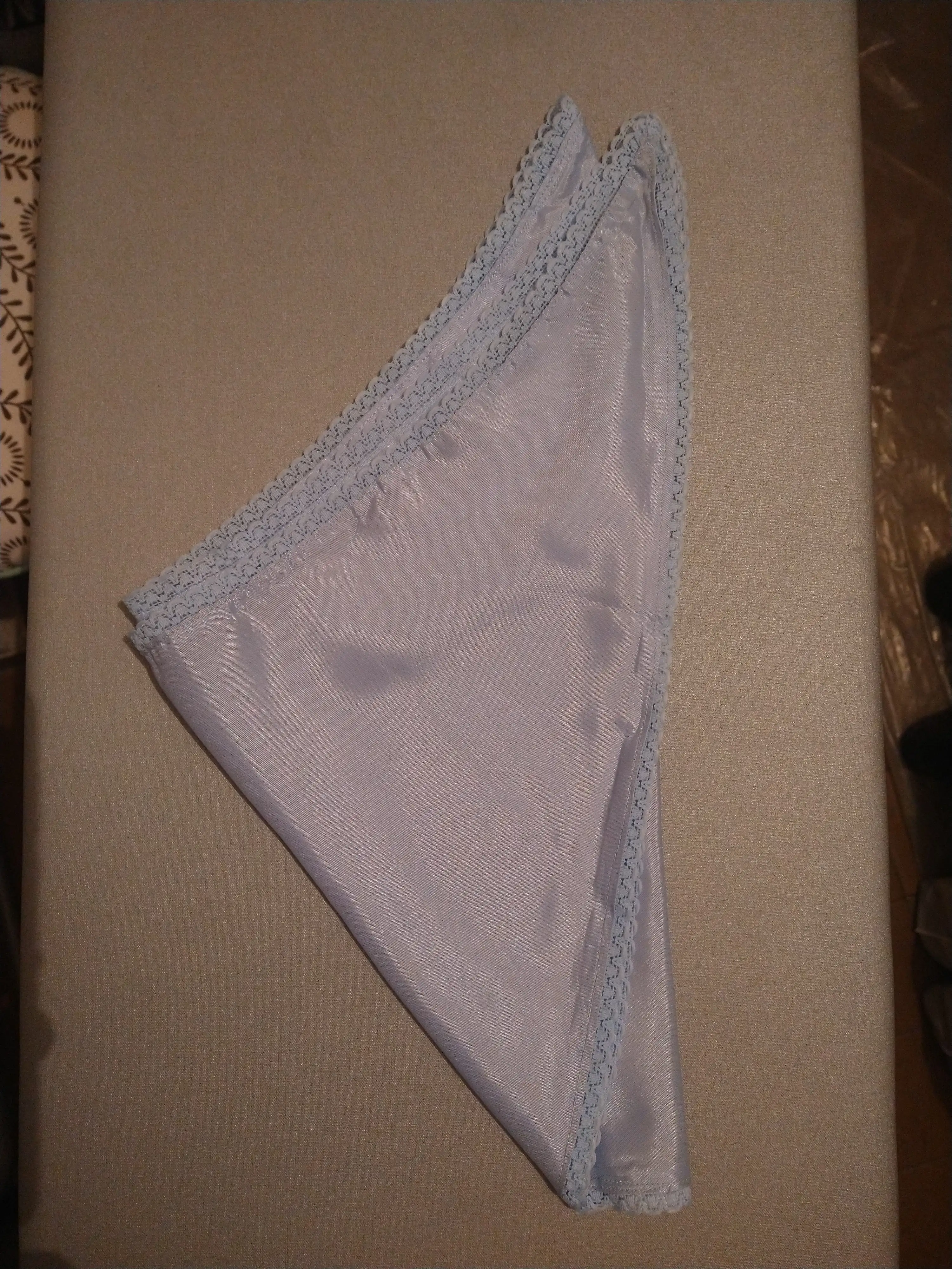 Pañuelo triángulo celeste 