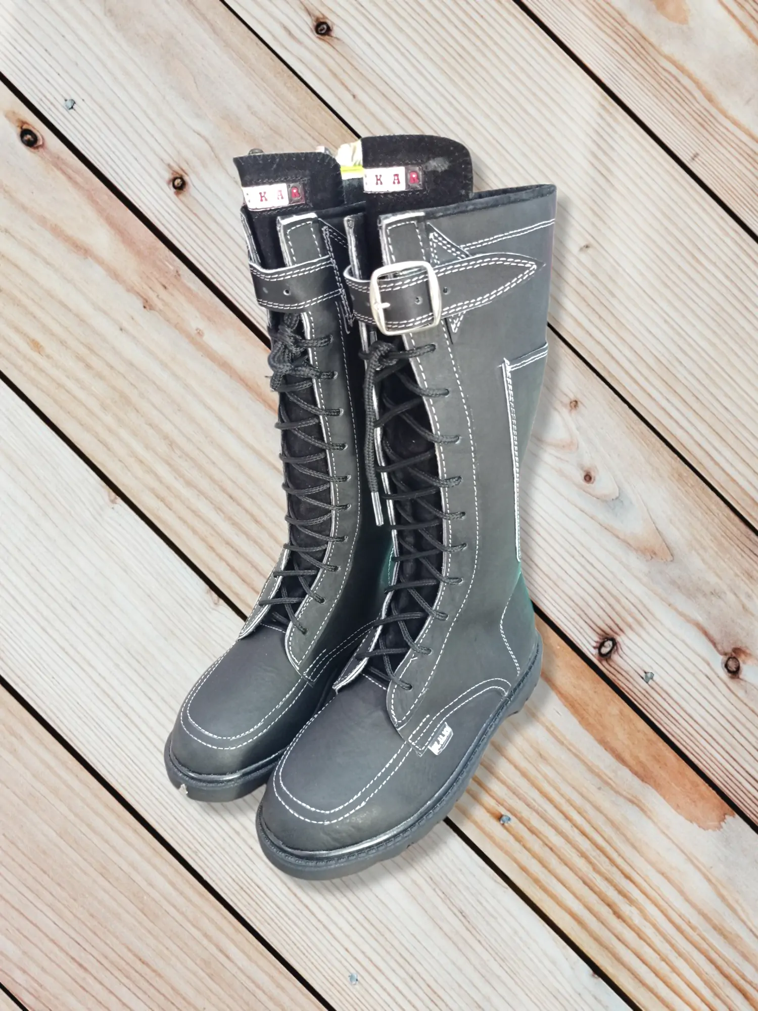 Botas de piel, color negro 