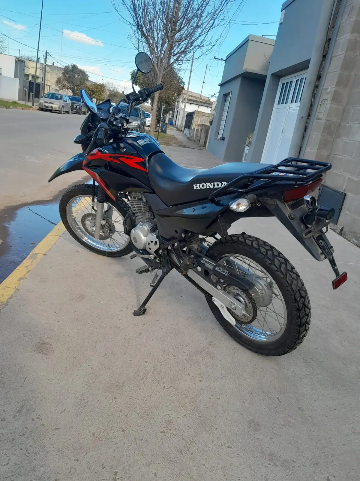 Xr 150L año 2020 c/7.900Km  2do Dueño! Cuento con duplicado de llaves y manuales Lista para transferir! 3