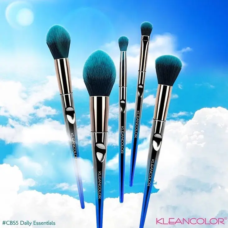 SET DE BROCHAS PARA ROSTRO AZUL KLEANCOLOR 3