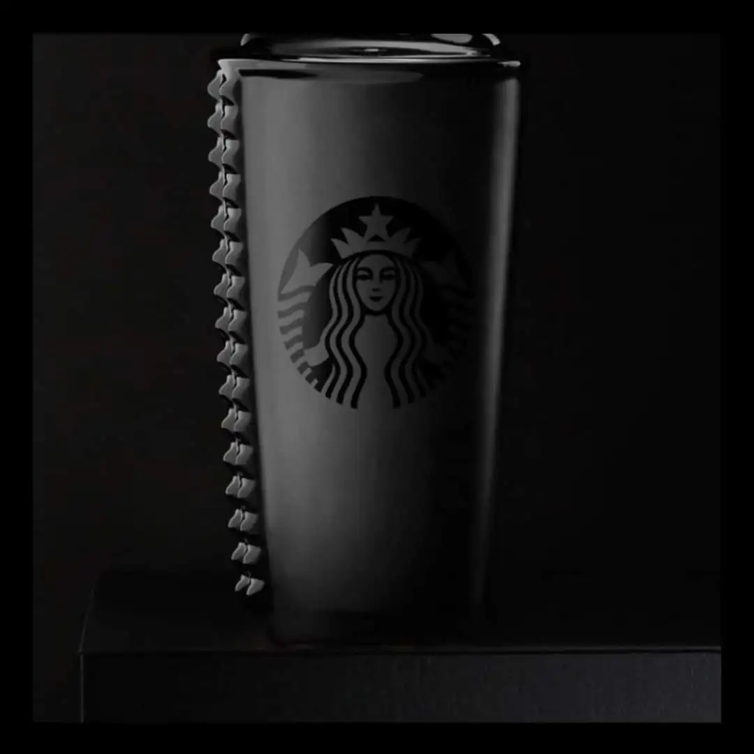 Vaso con logo Starbucks  2