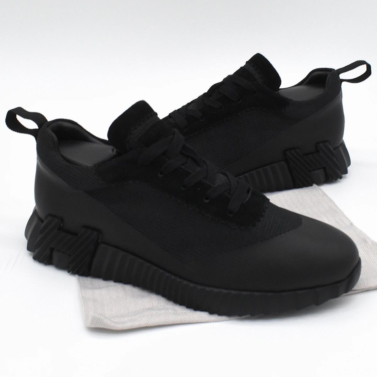 HERMES Casual Shoes Men Low-Top Black