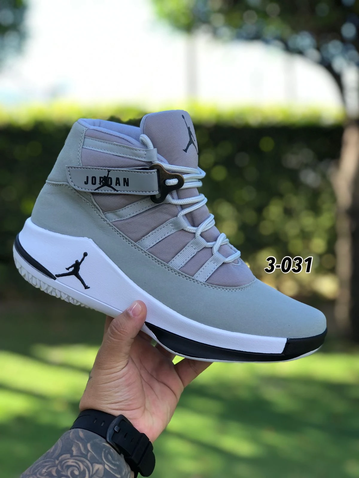 Botin Jordan Gris Unisex