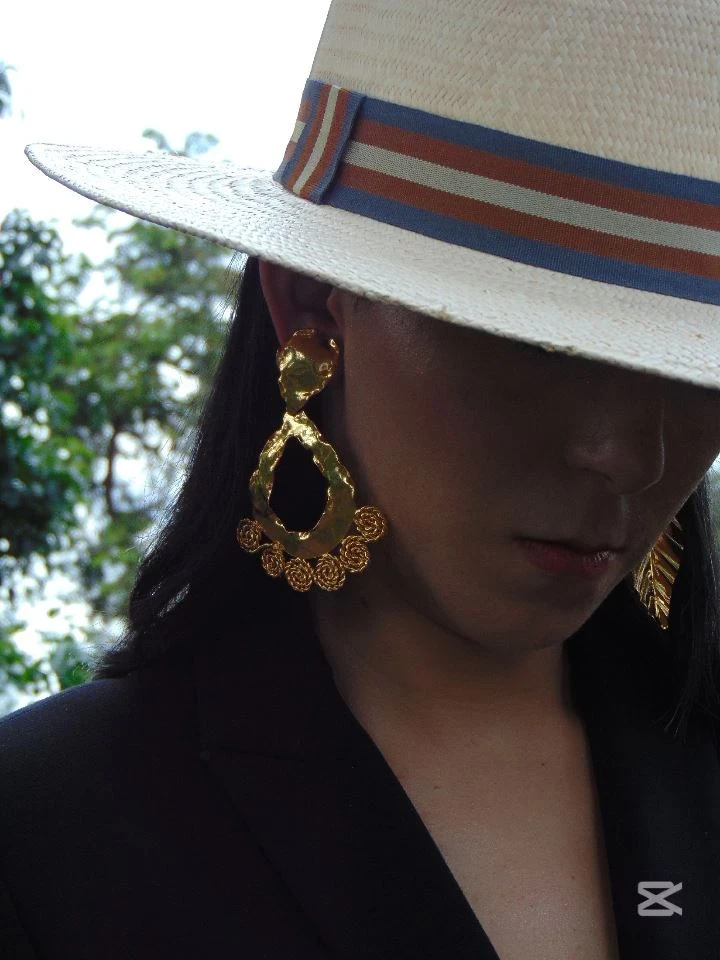 ARETE BAÑO DE ORO 24K MAXI LAGRIMA FILIGRANA FUNCIONAL 2