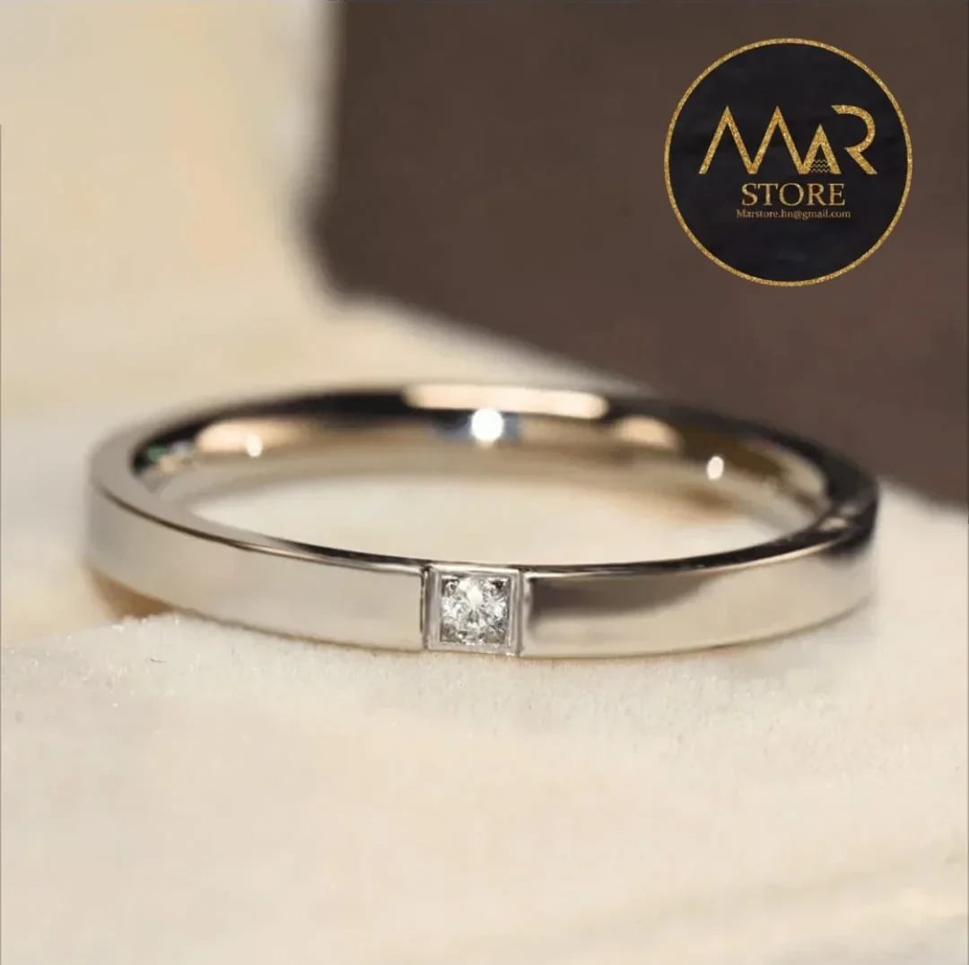 Hermoso de anillo de acero inoxidable en talla 7 