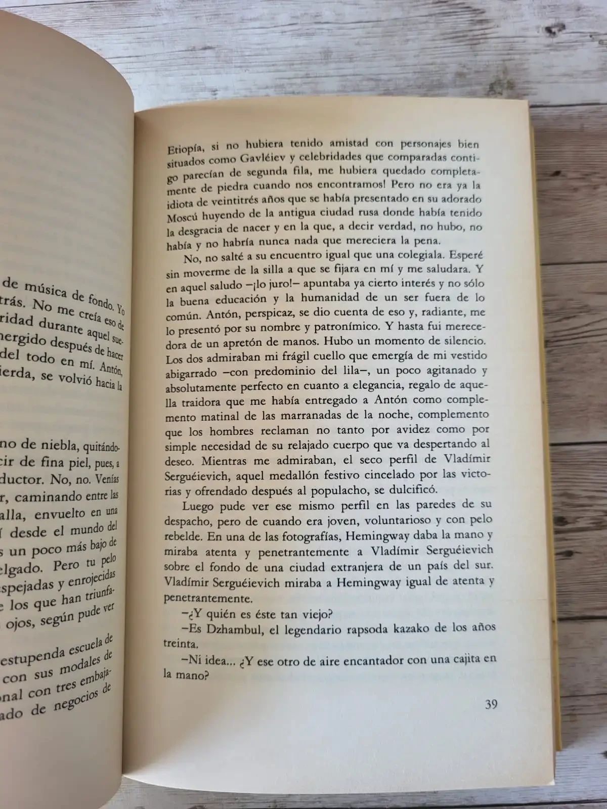  La bella de Moscú / Víktor Yeroféiev / Erotismo / Sátira  3
