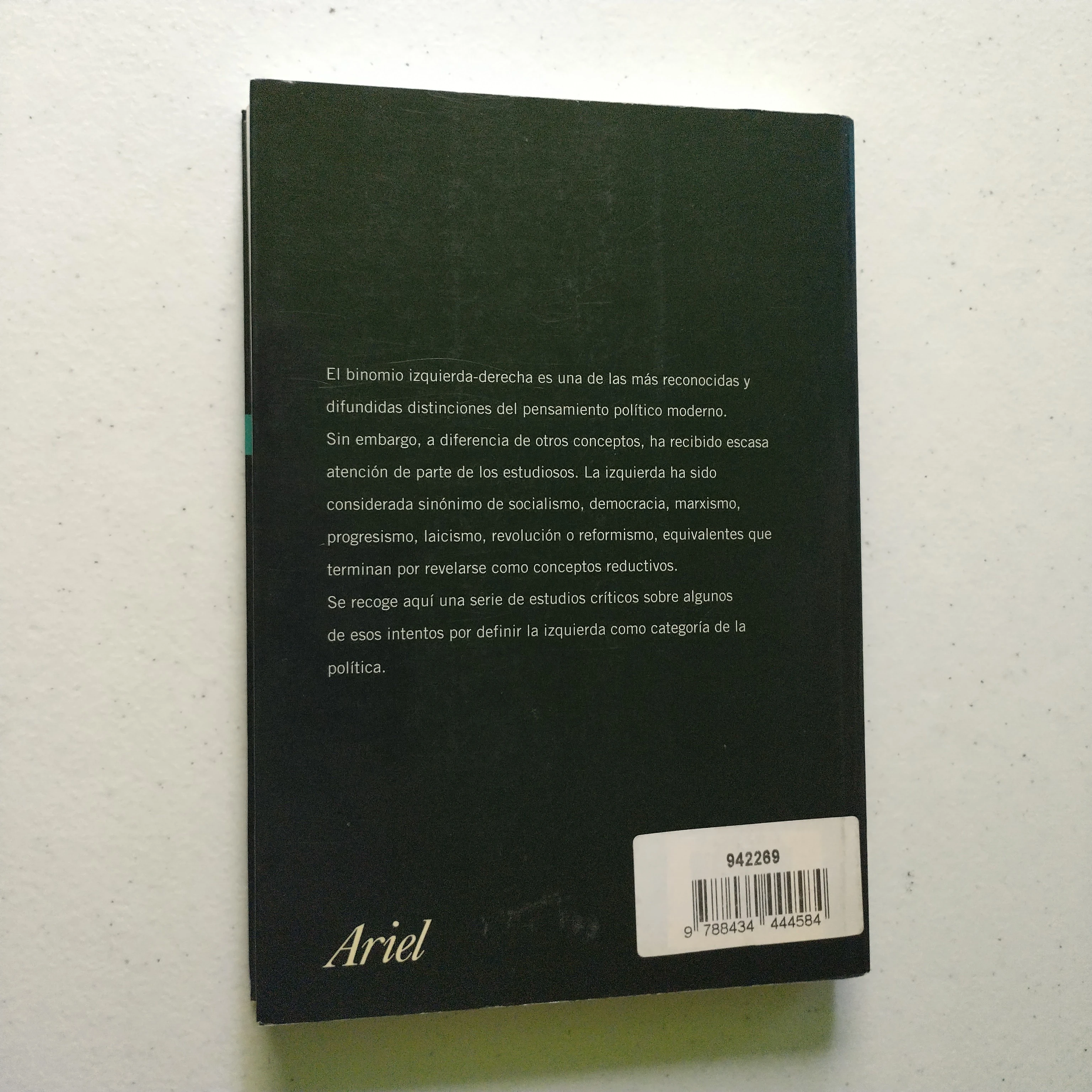 La izquierda, Héctor Ghiretti, usado 2