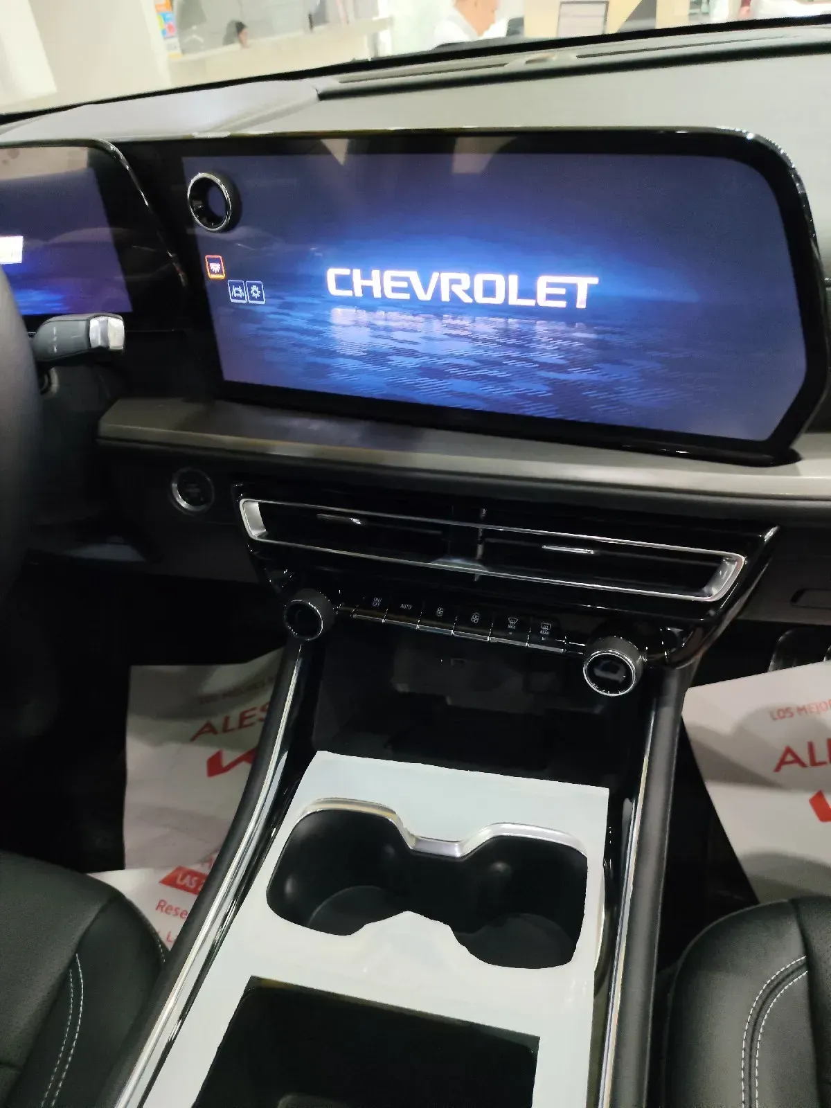 CHEVROLET TRAVERSE MIDNIGHT  2
