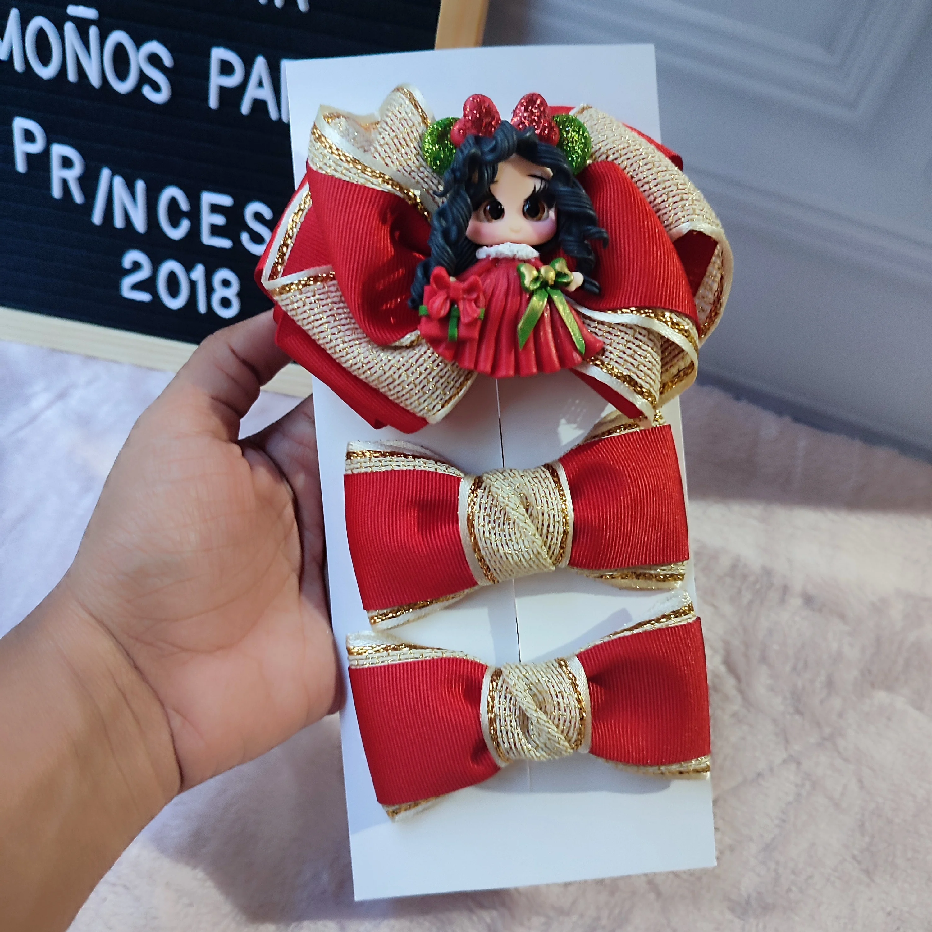 Lazo Navidad Rojo Con Dorado Aplique Muñeca
