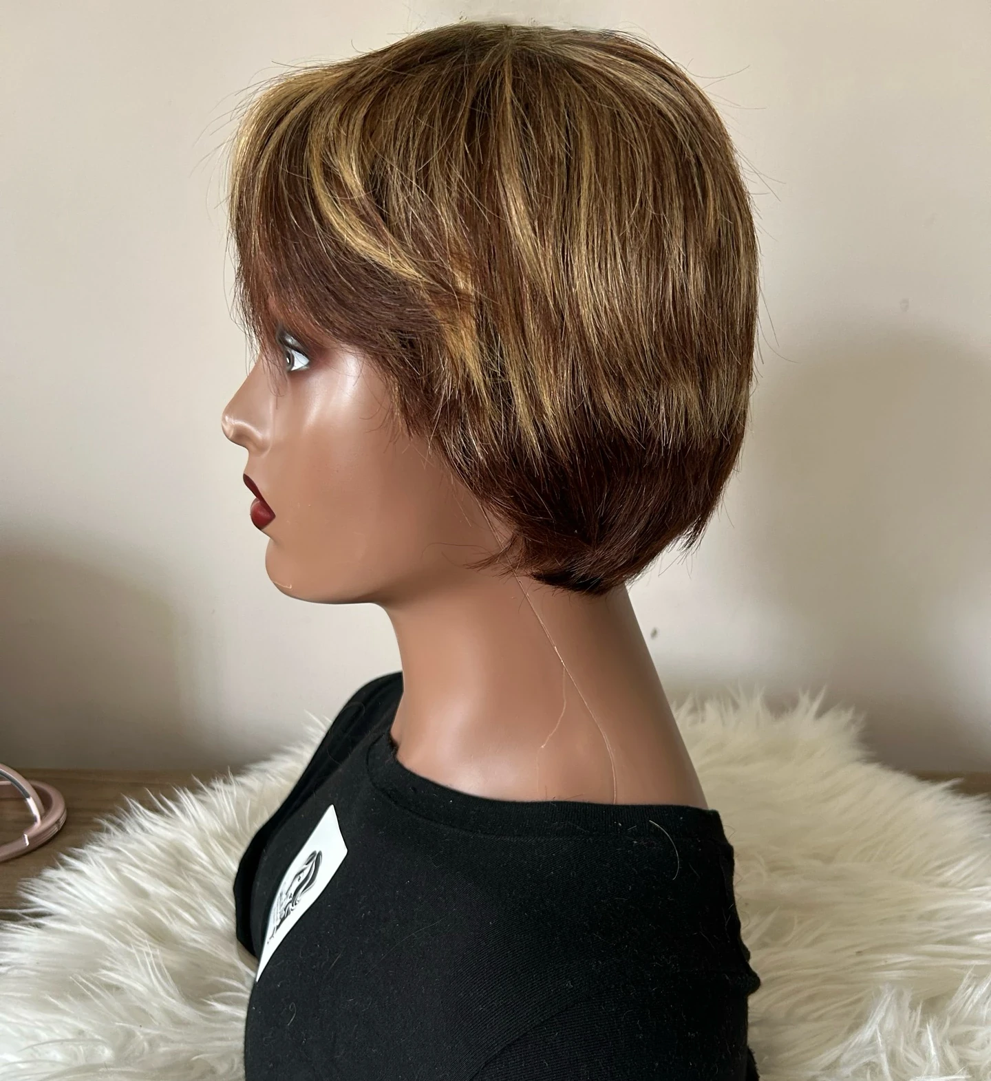 Peluca corte pixie cafe con highlight  2