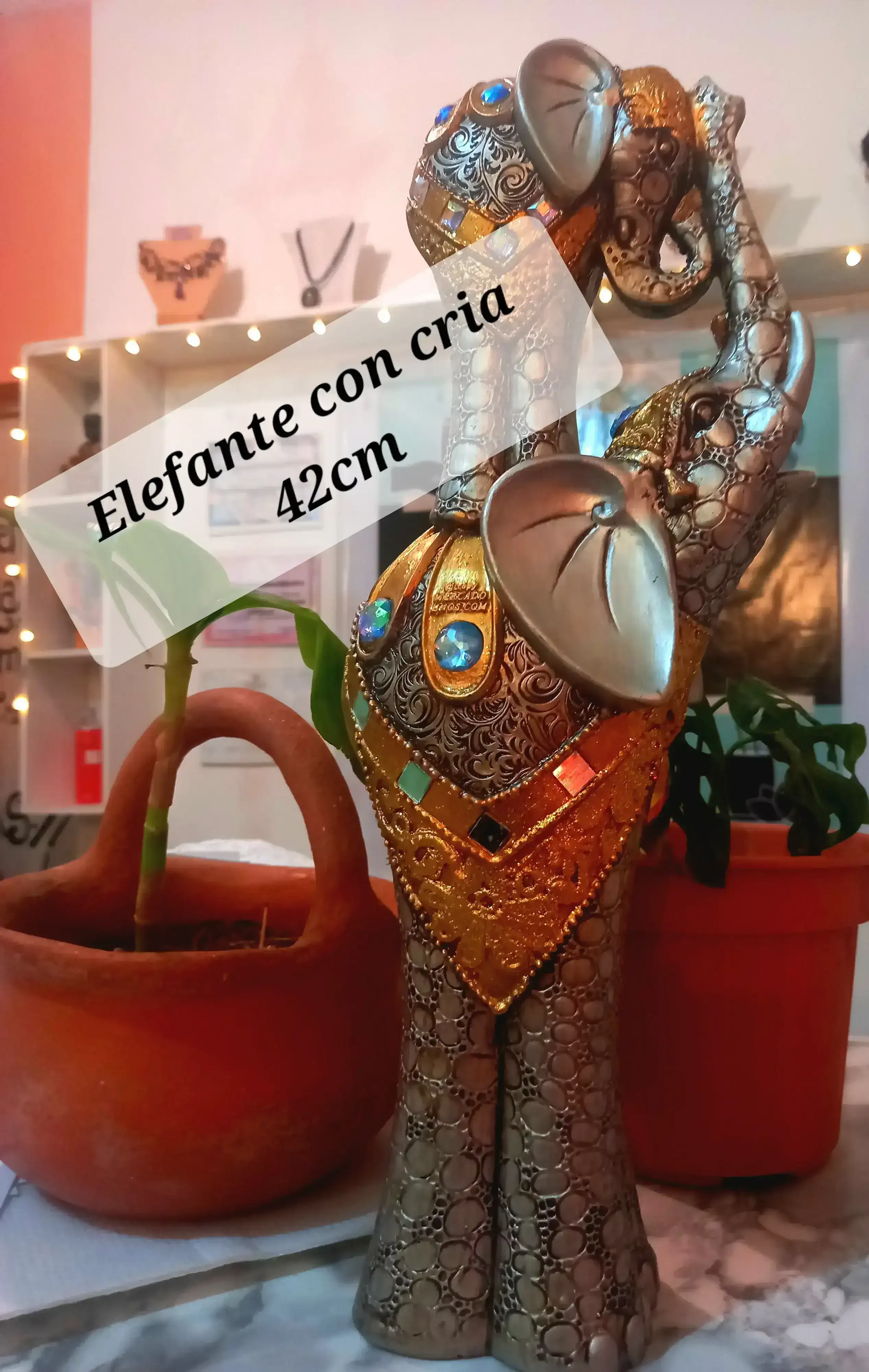 Elefante grande con cria