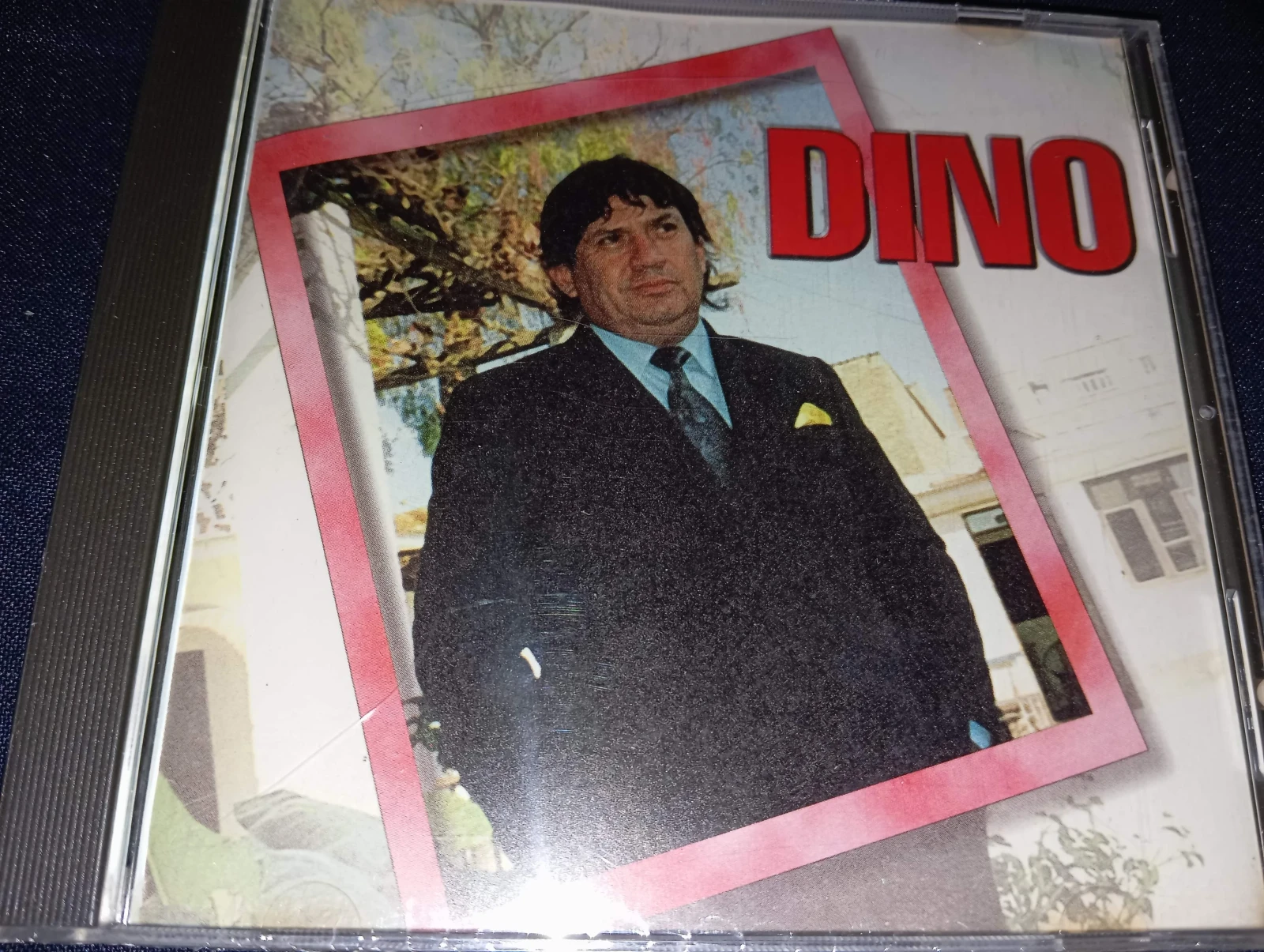 Dino (1997)(BOLIVIA)