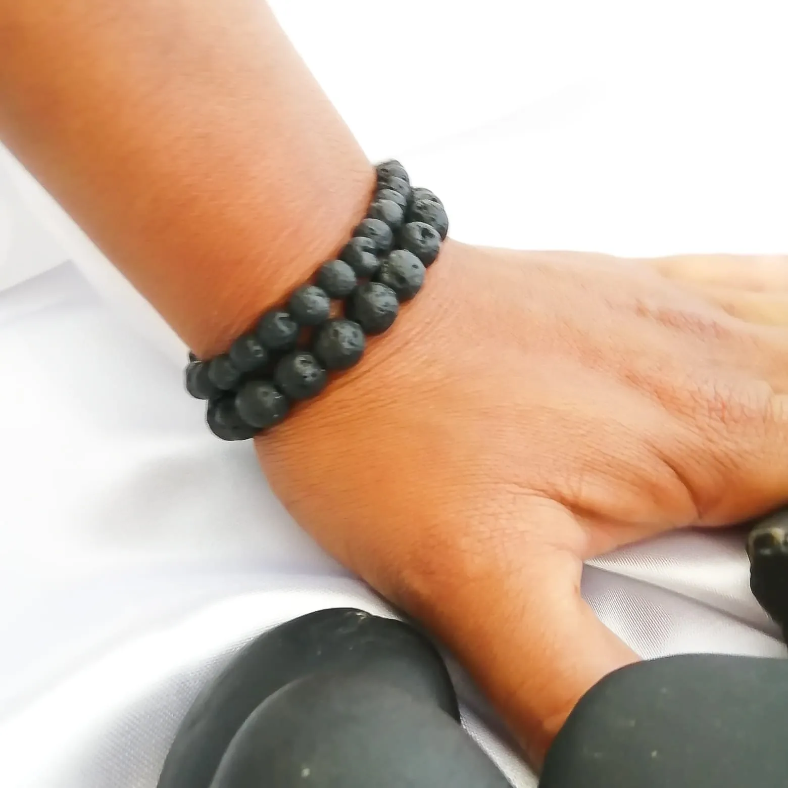 Pulsera de Piedras Volcánicas
