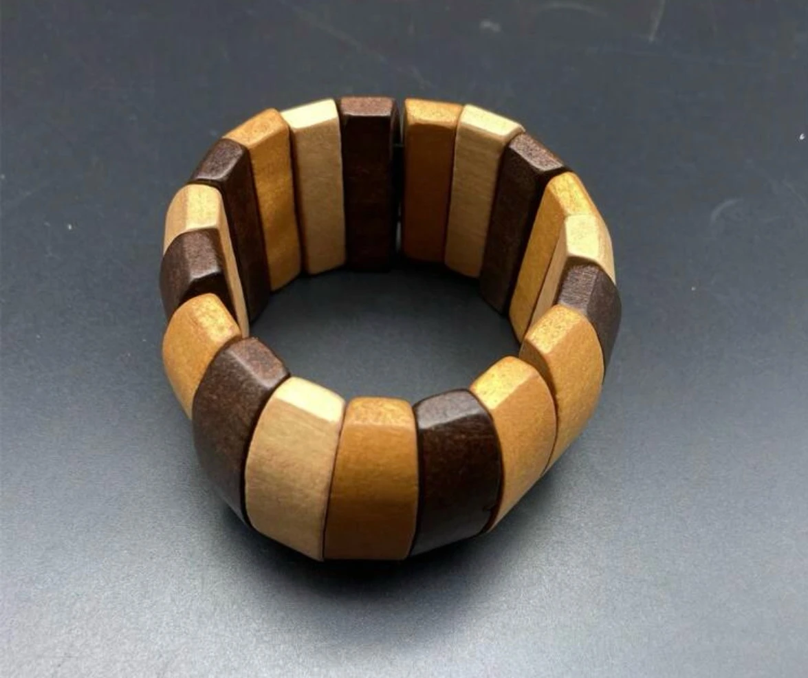 Pulsera de madera con ajuste elástico  2