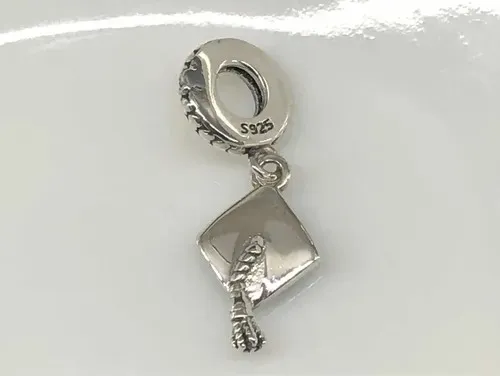 charm colgante de birrete de graduación plata S925 sin marca, compatible con pulseras Pandora 