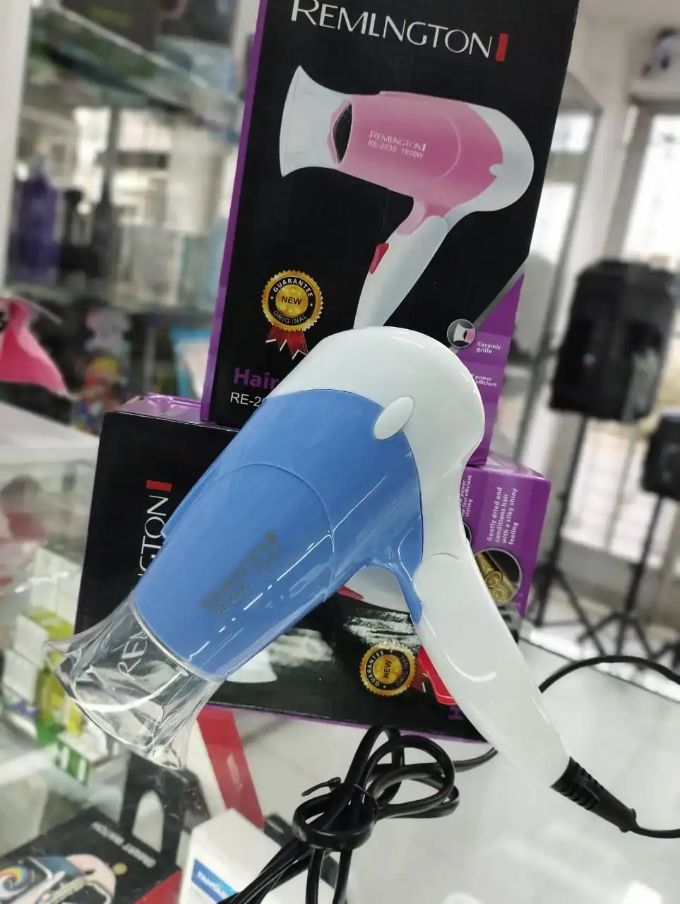 Secador Viajero Pórtatil 1600W REMLNGTON  con boquilla  4