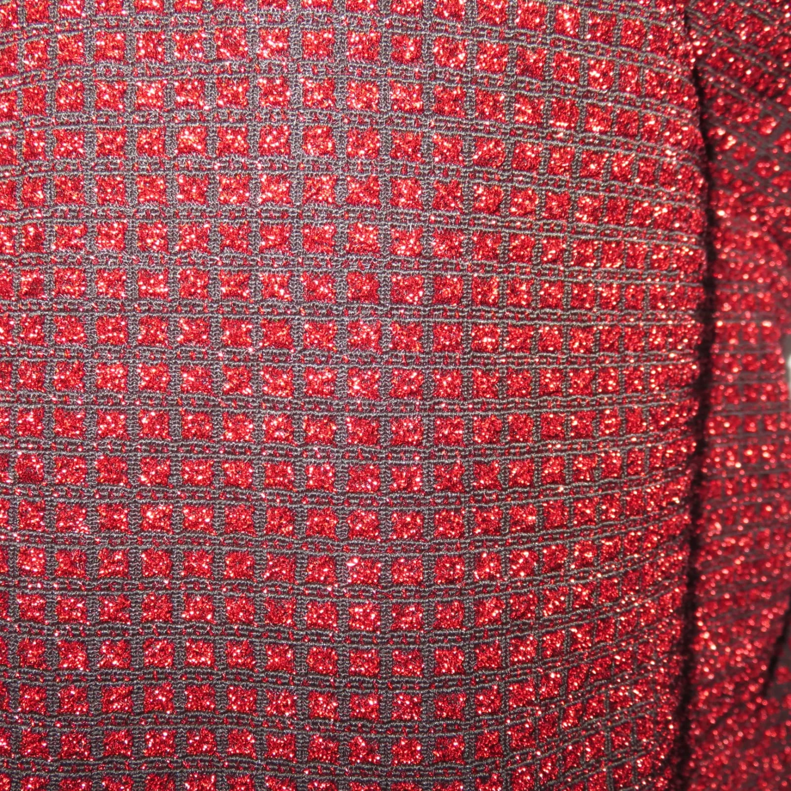 Blusa roja brillosa con copa 3