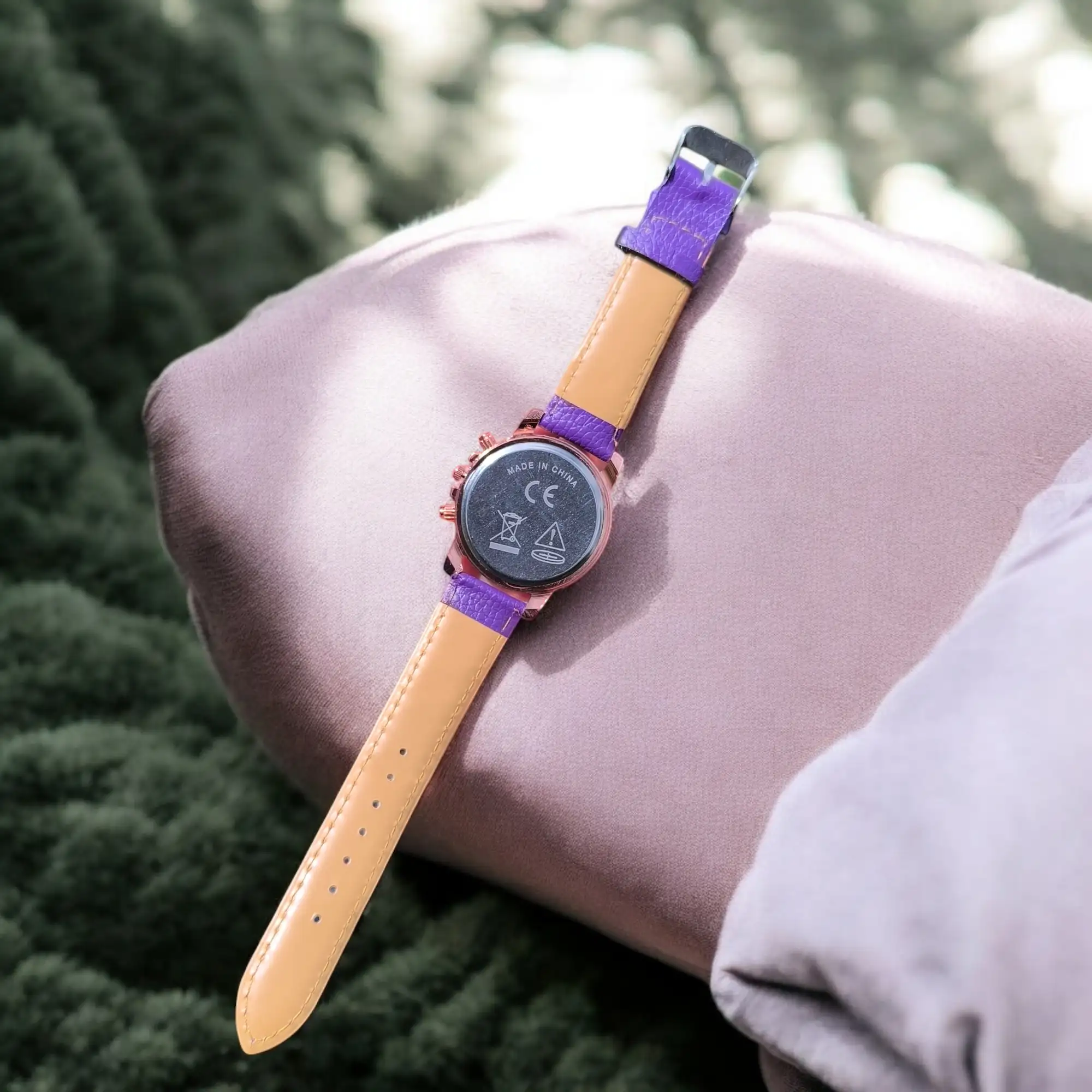 Reloj redondo Morado  4