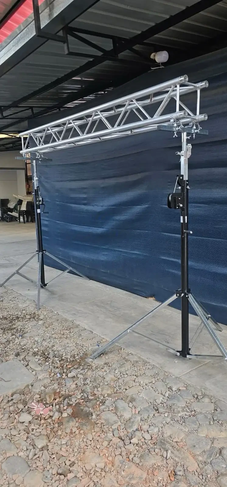 TRUSS 3M mas 2 torres de elevacion 5