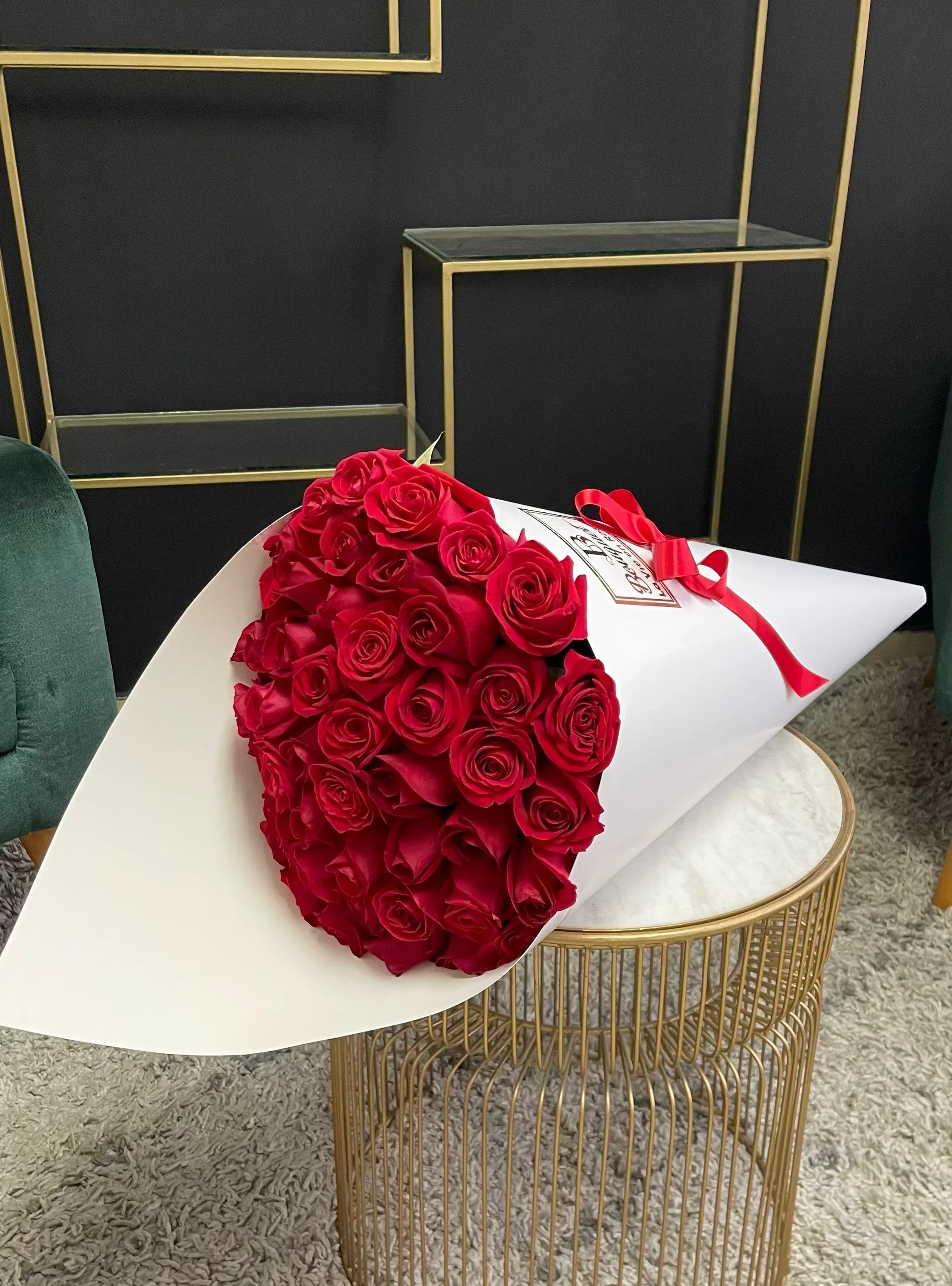 Cono de 48 rosas