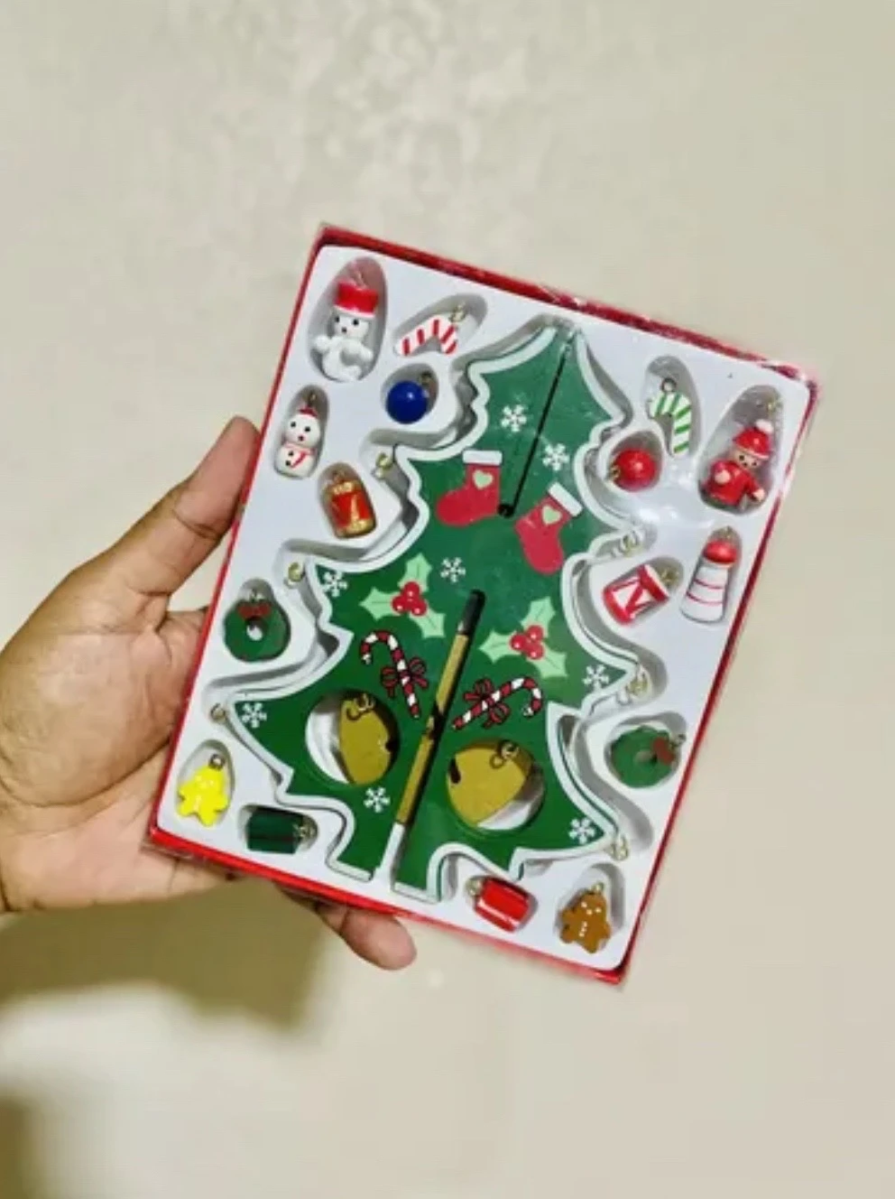 Árbol de Navidad Armable de Madera con Mini Adornos Colgantes – Decoración de Escritorio 3