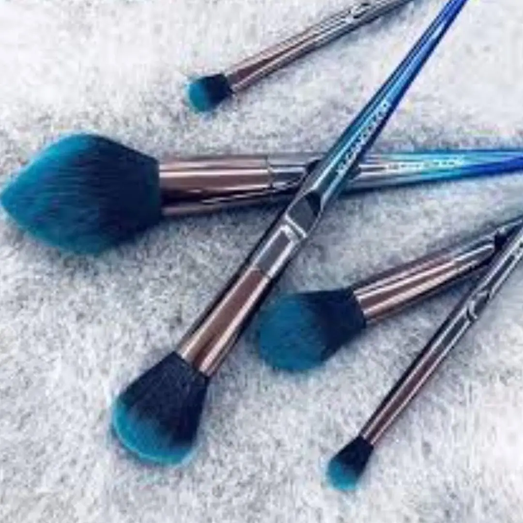 SET DE BROCHAS PARA ROSTRO AZUL KLEANCOLOR 4