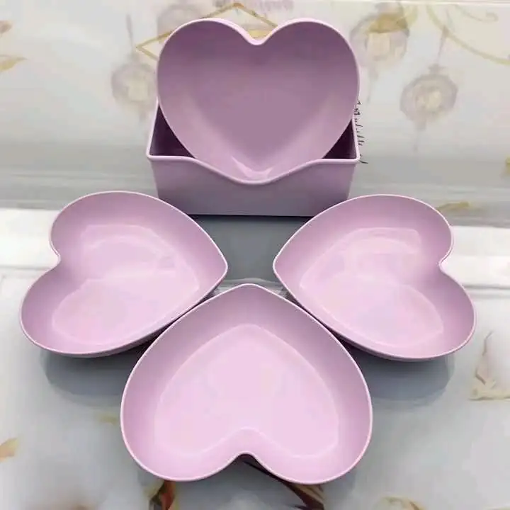 Set de platos en forma de corazón  4