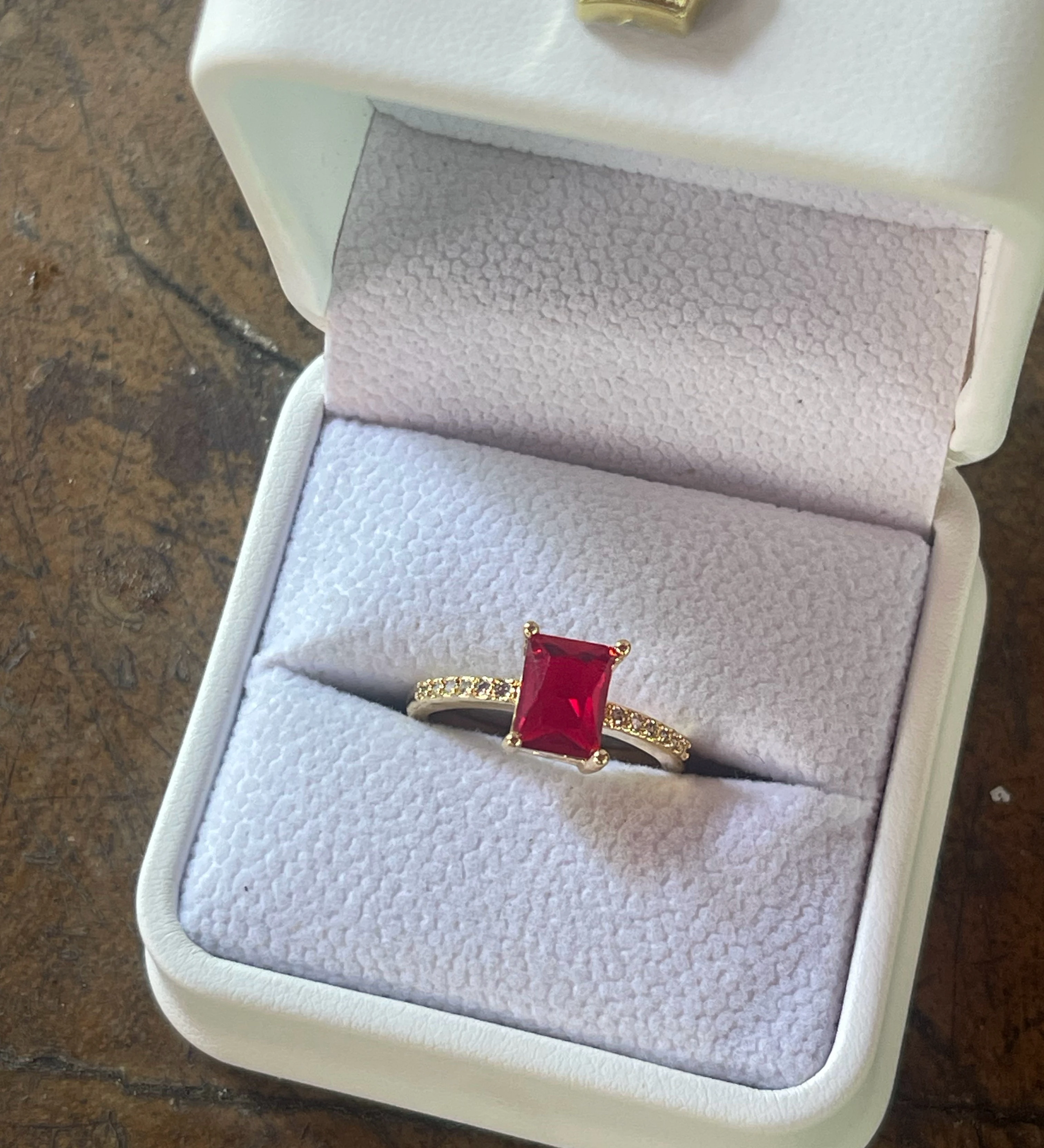 ANILLOS PIEDRA ROJA 3