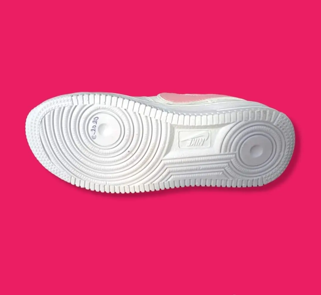 Nike Air, color blanco y rosa 4