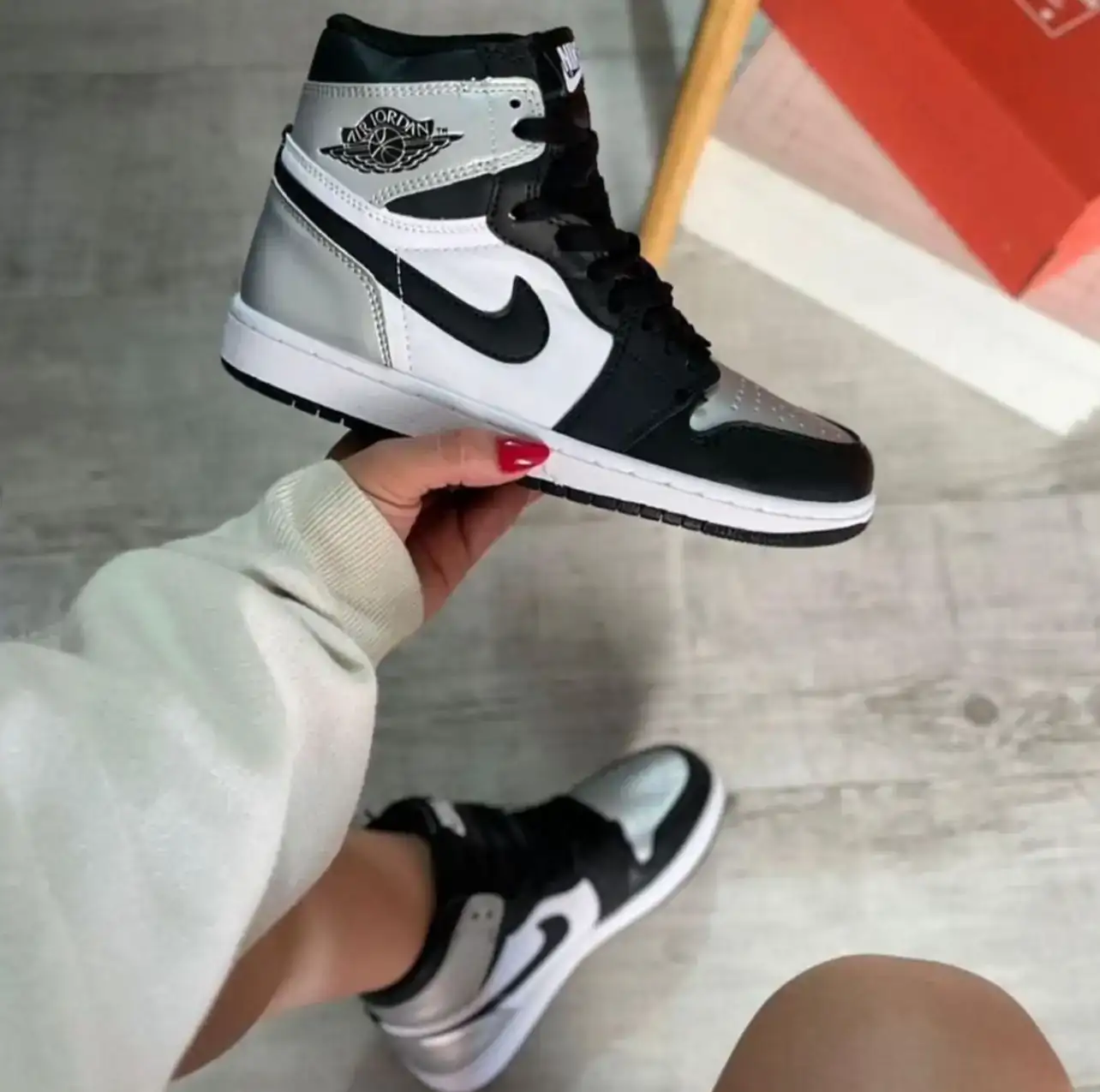 JORDAN RETRO 1 DAMA 