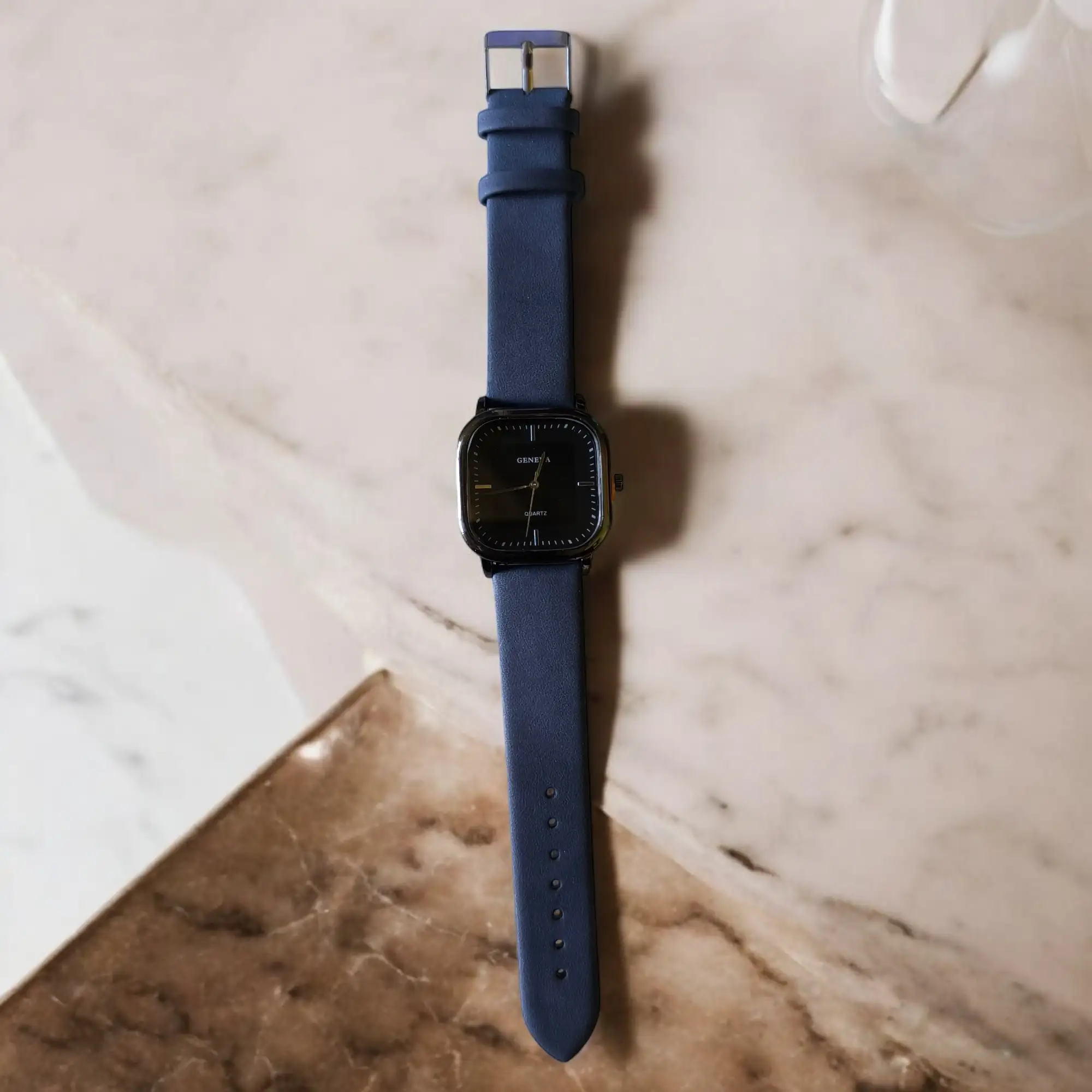 Reloj cuadrado azul ll