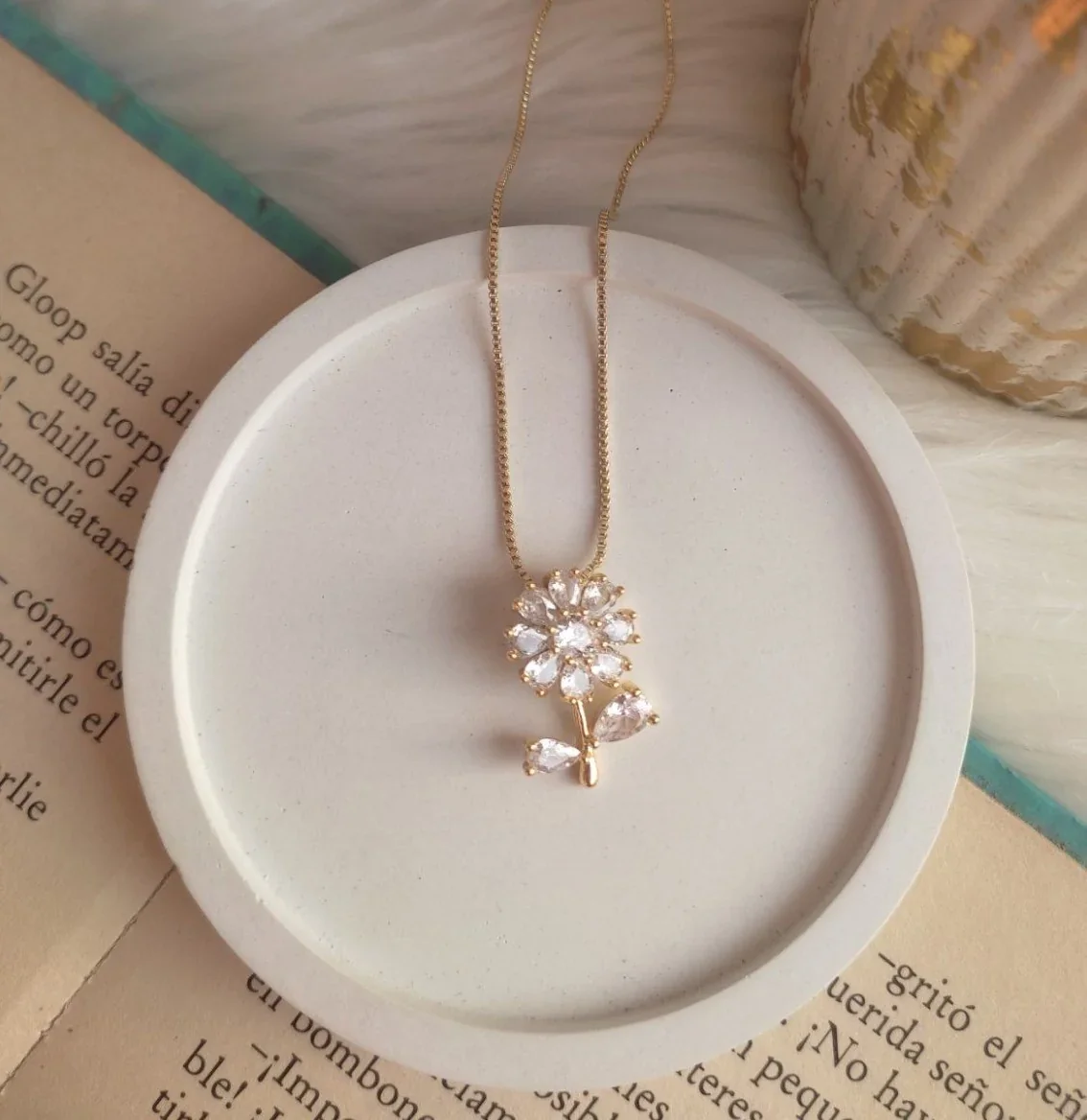 CADENA FLORECITA BRILLANTE 3