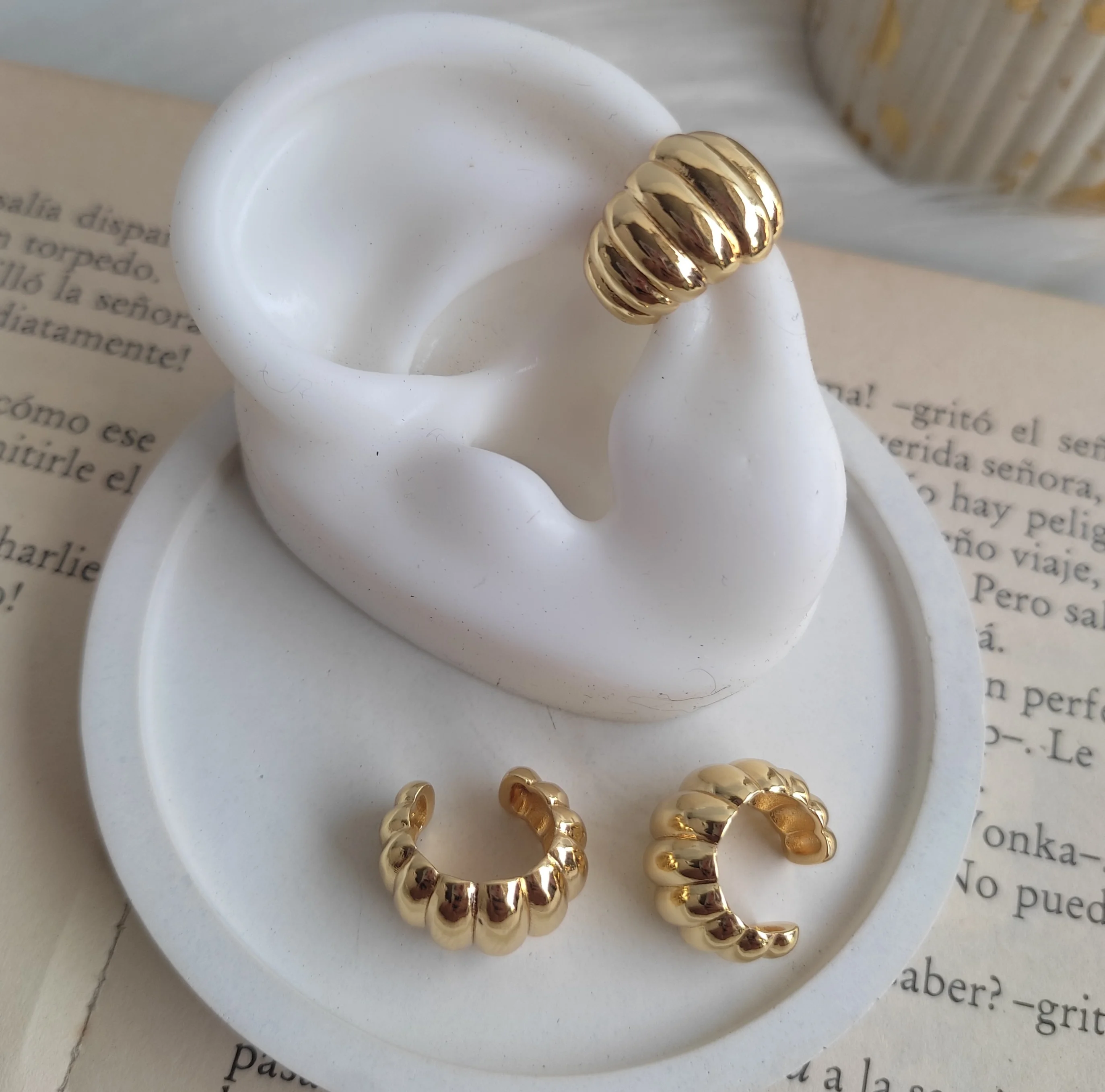 EARCUFF GUSANITO