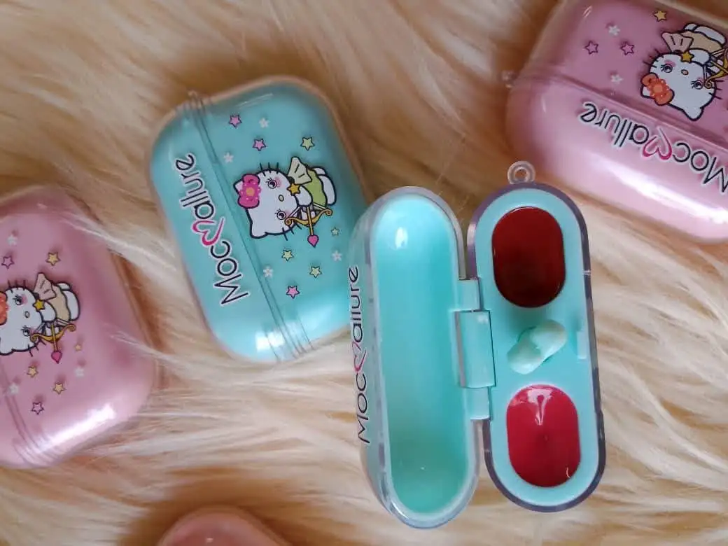 Labial Airpods x2 Hello Kitty  3