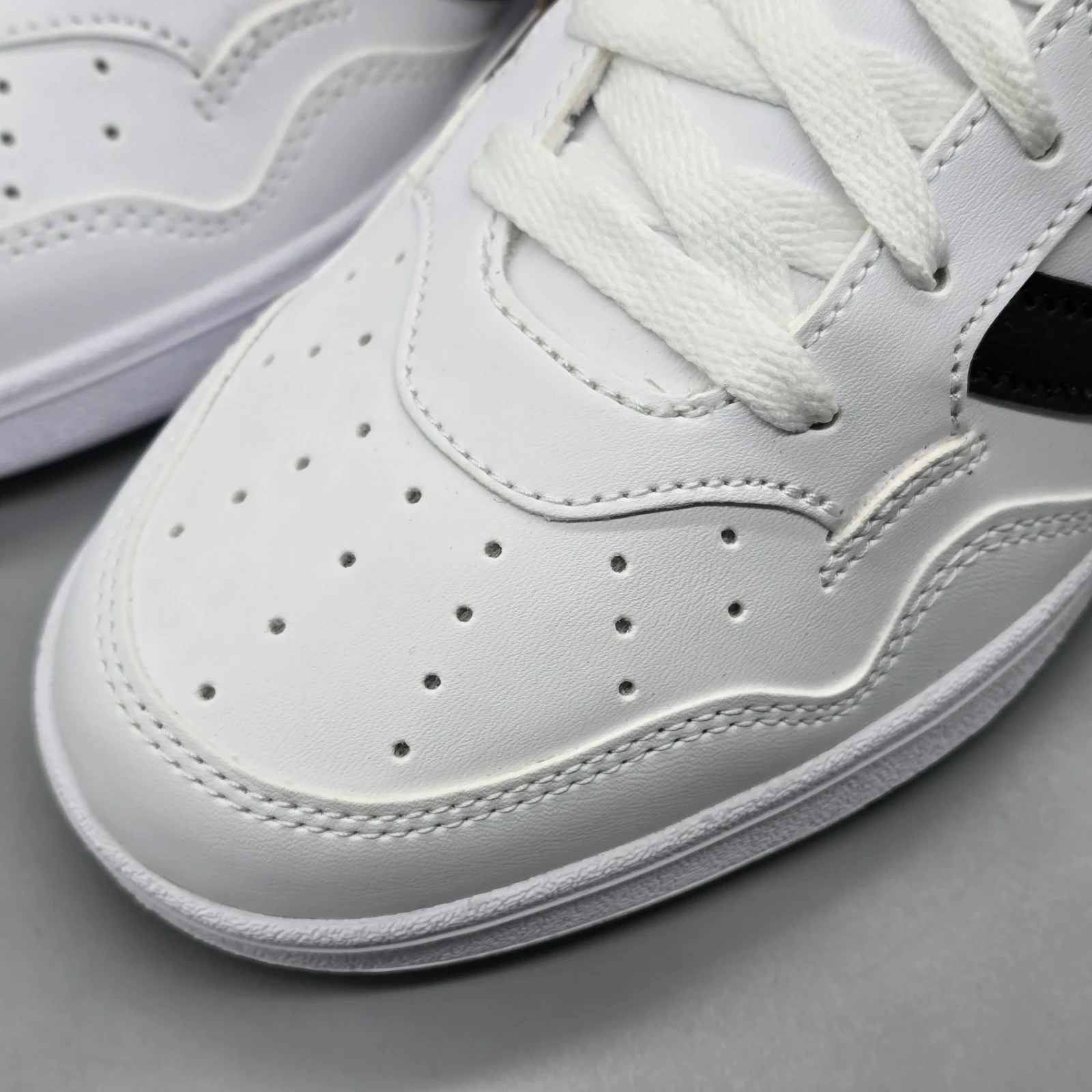 ADIDAS HOOPS 4.0 6