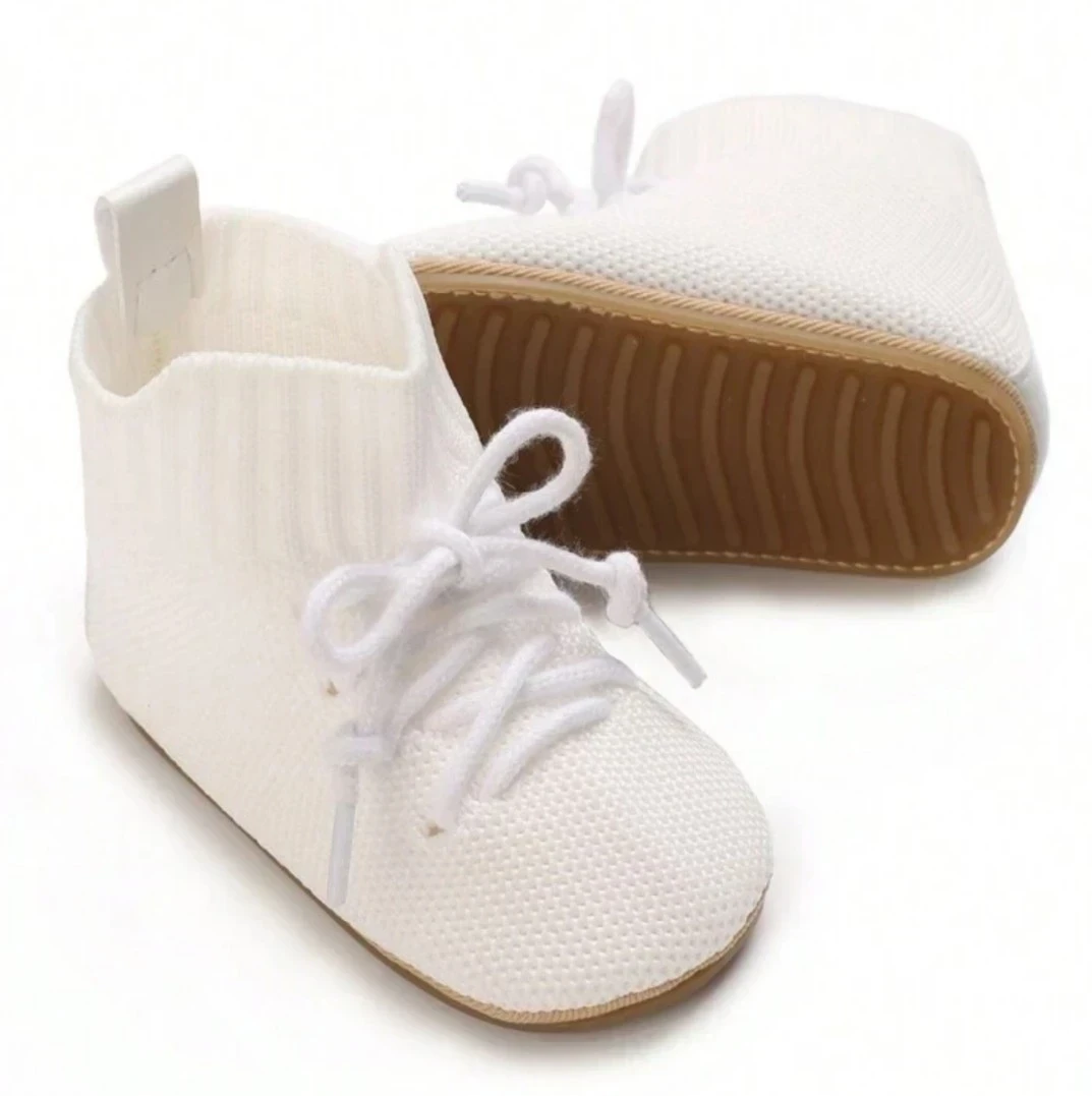 ZAPATITOS BLANCO CORDONES 3